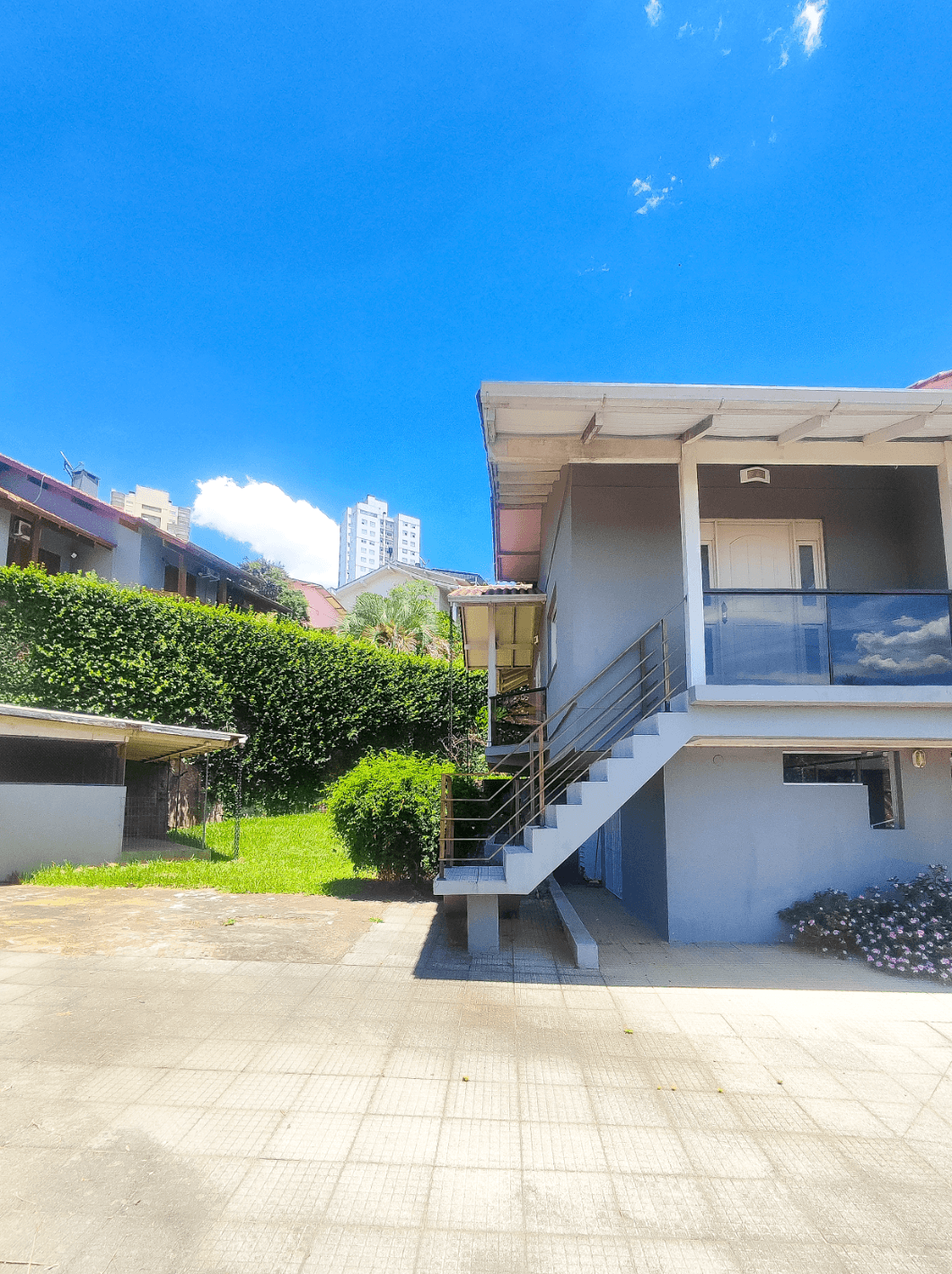 Foto do imóvel Casa SEMI MOBILIADA com 03 dormitórios sendo 01 SUÍTE à venda no bairro Jardim Mauá em Novo Hamburgo