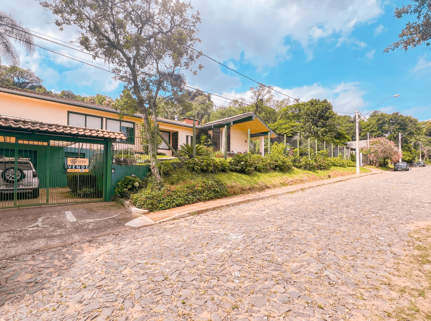 Foto do imóvel Terreno com 2188m² no bairro Vila Nova em Novo Hamburgo.