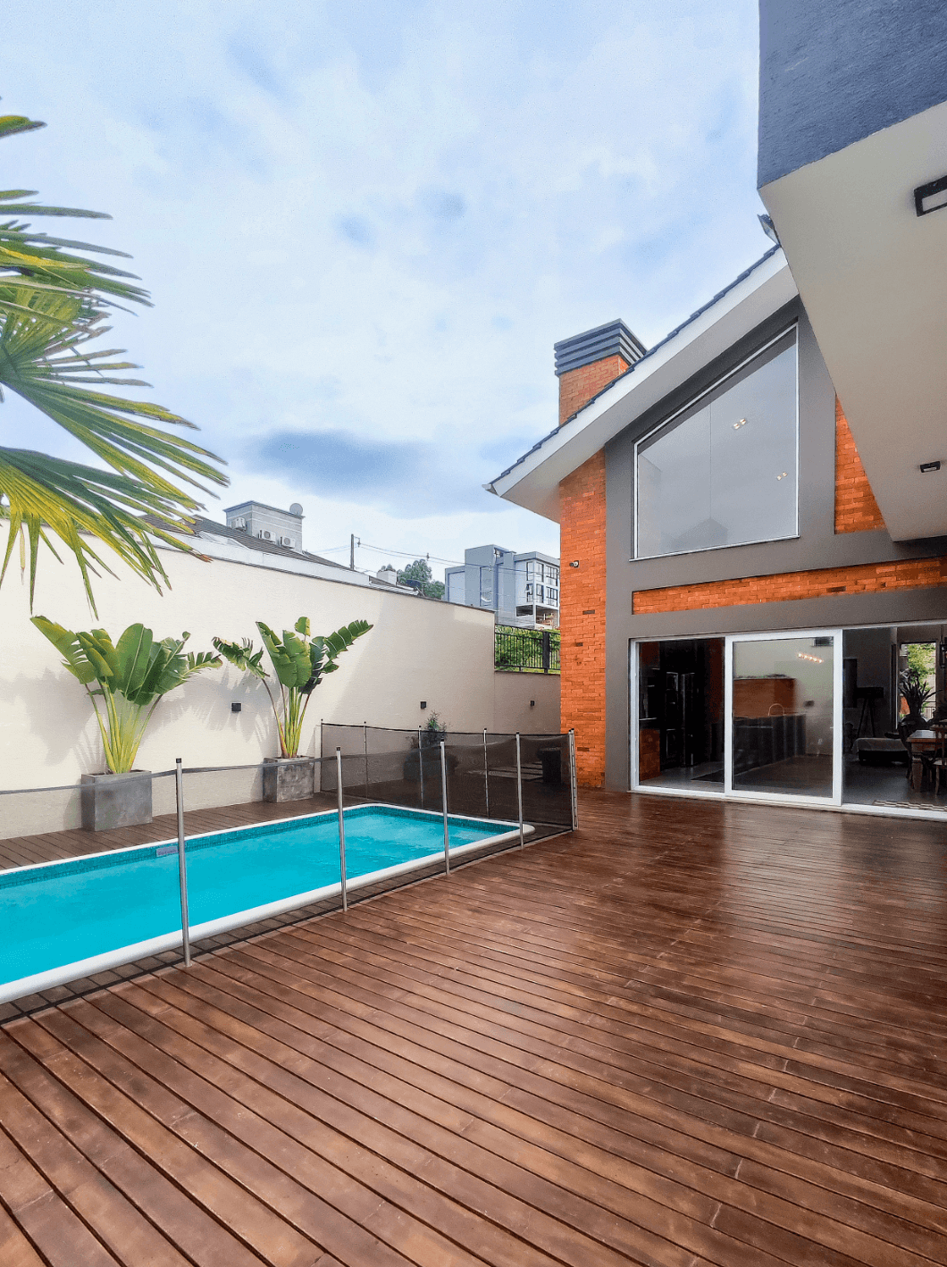 CASA TOTALMENTE MOBILIADA com 02 dormitórios sendo 01 SUÍTE à venda no bairro Jardim Panorâmico em Ivoti