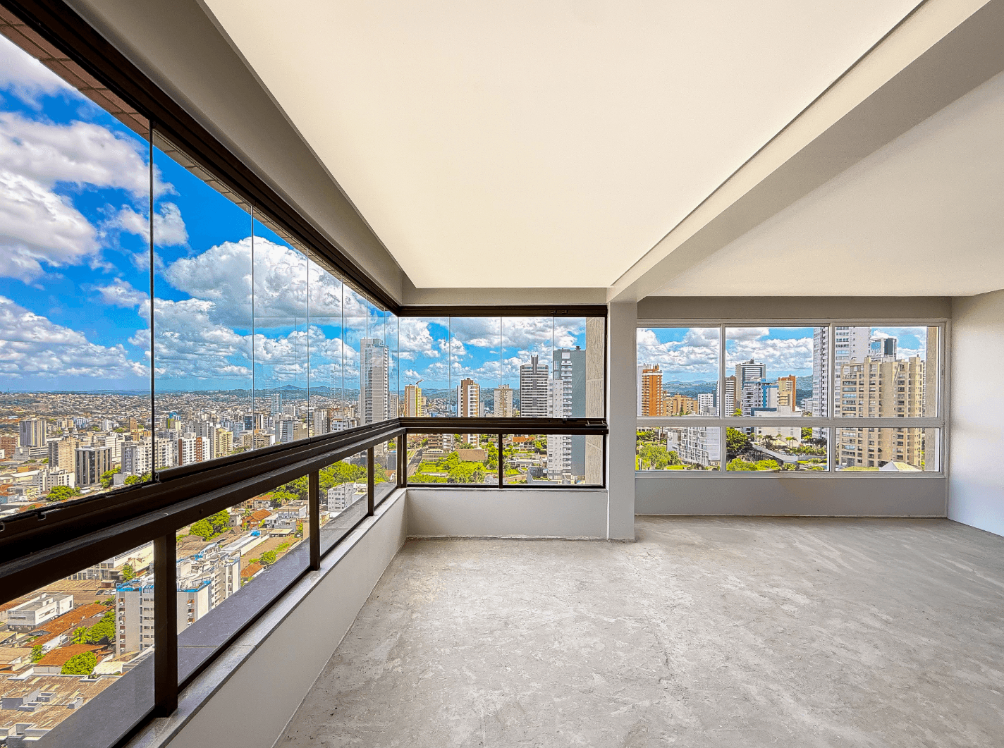 COBERTURA TRIPLEX com piscina à venda na Avenida Dr. Maurício Cardoso