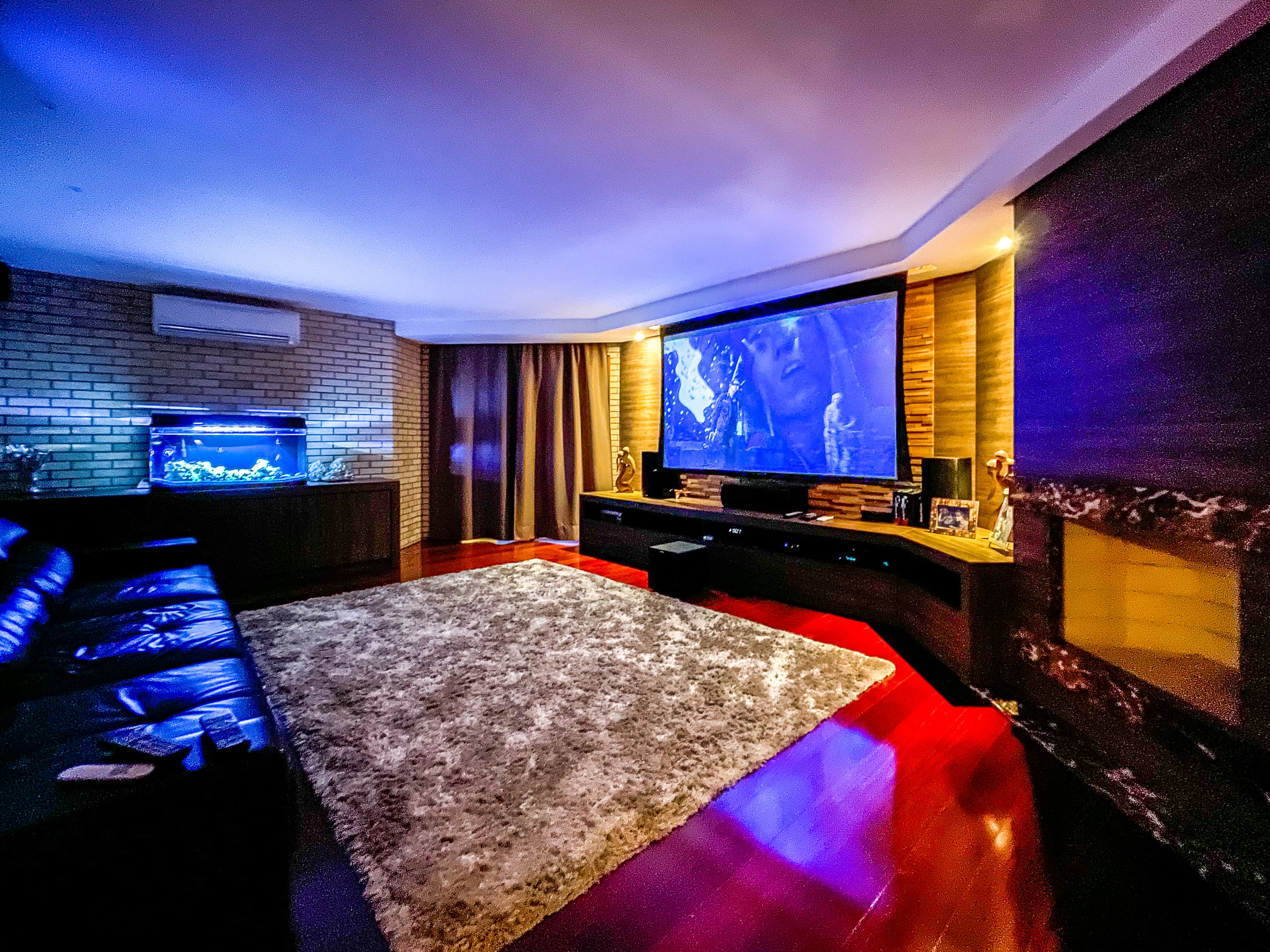 Foto do imóvel Casa FASCINANTE com 05 dormitórios em Estância Velha