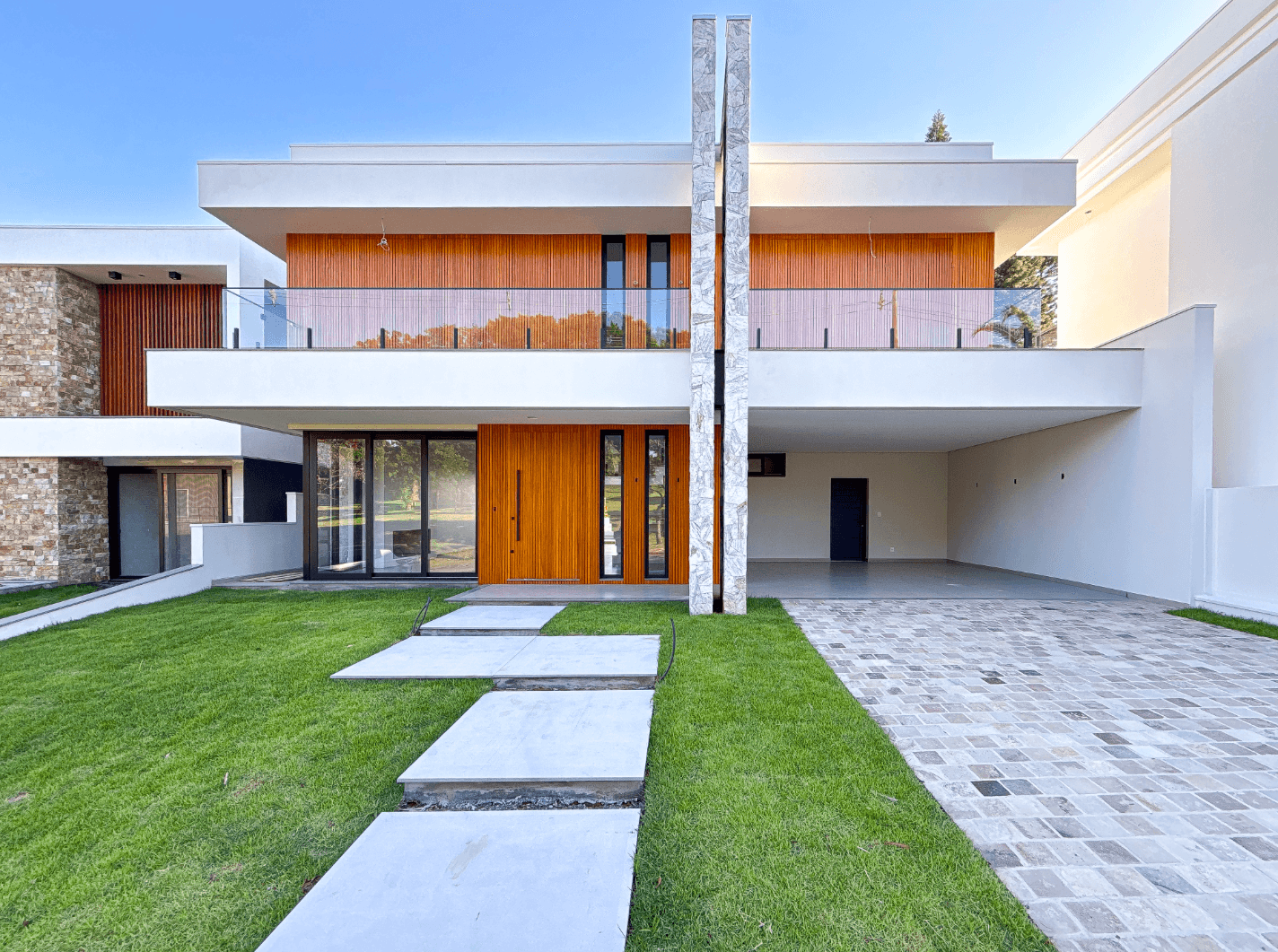 CASA NOVA no HORIZON com 04 suítes e piscina à venda em Estância Velha