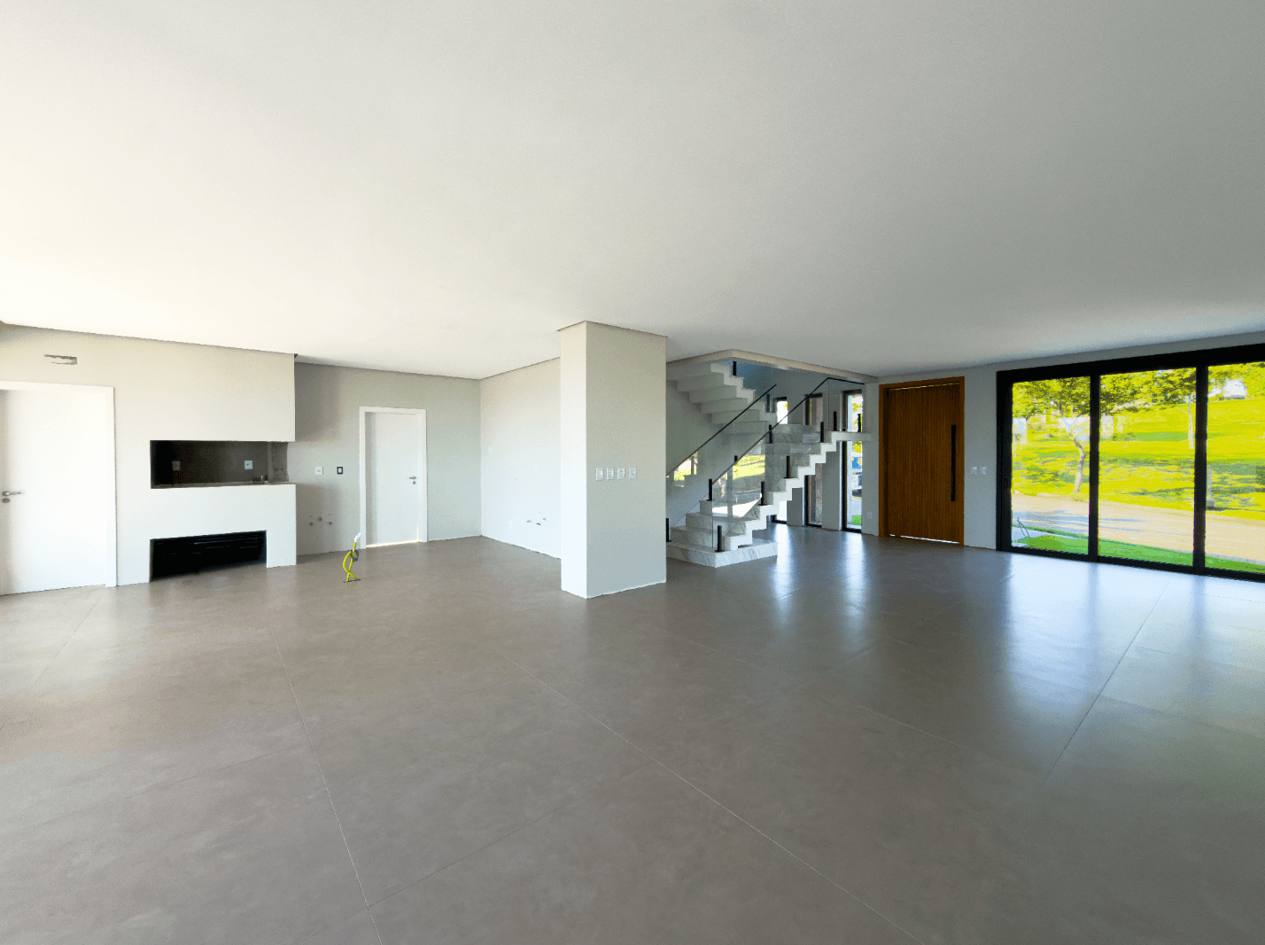 Foto do imóvel CASA NOVA no HORIZON com 04 suítes e piscina à venda em Estância Velha