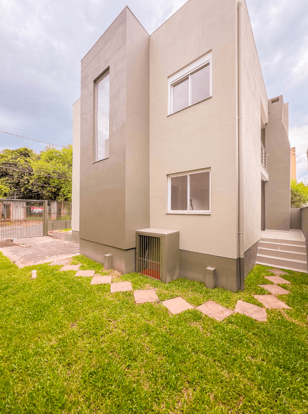 Foto do imóvel Casa com 03 dormitórios à venda no bairro Vila Nova em Novo Hamburgo