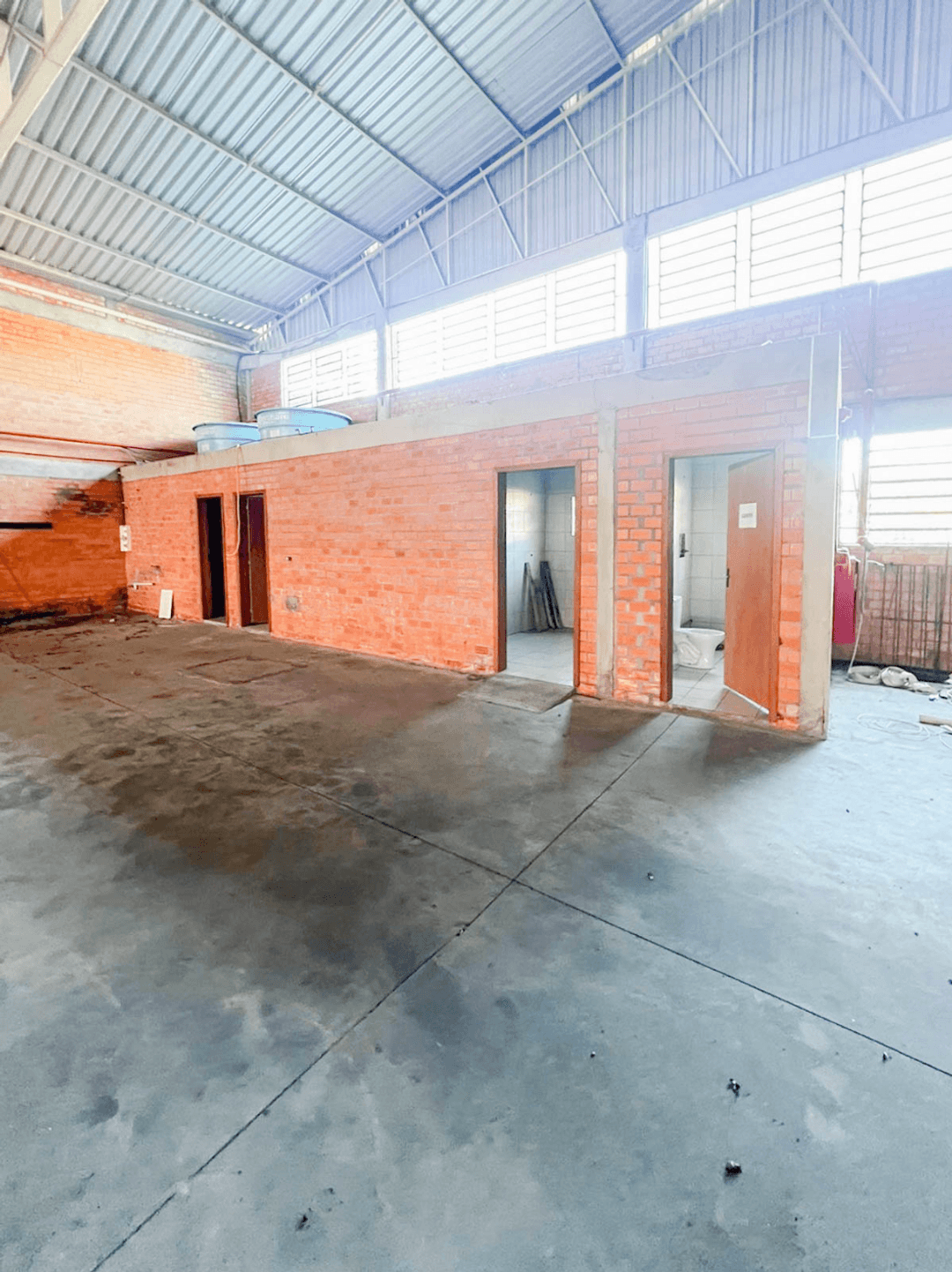 Foto do imóvel Pavilhão com 1080m² à venda no bairro Rondônia em Novo Hamburgo