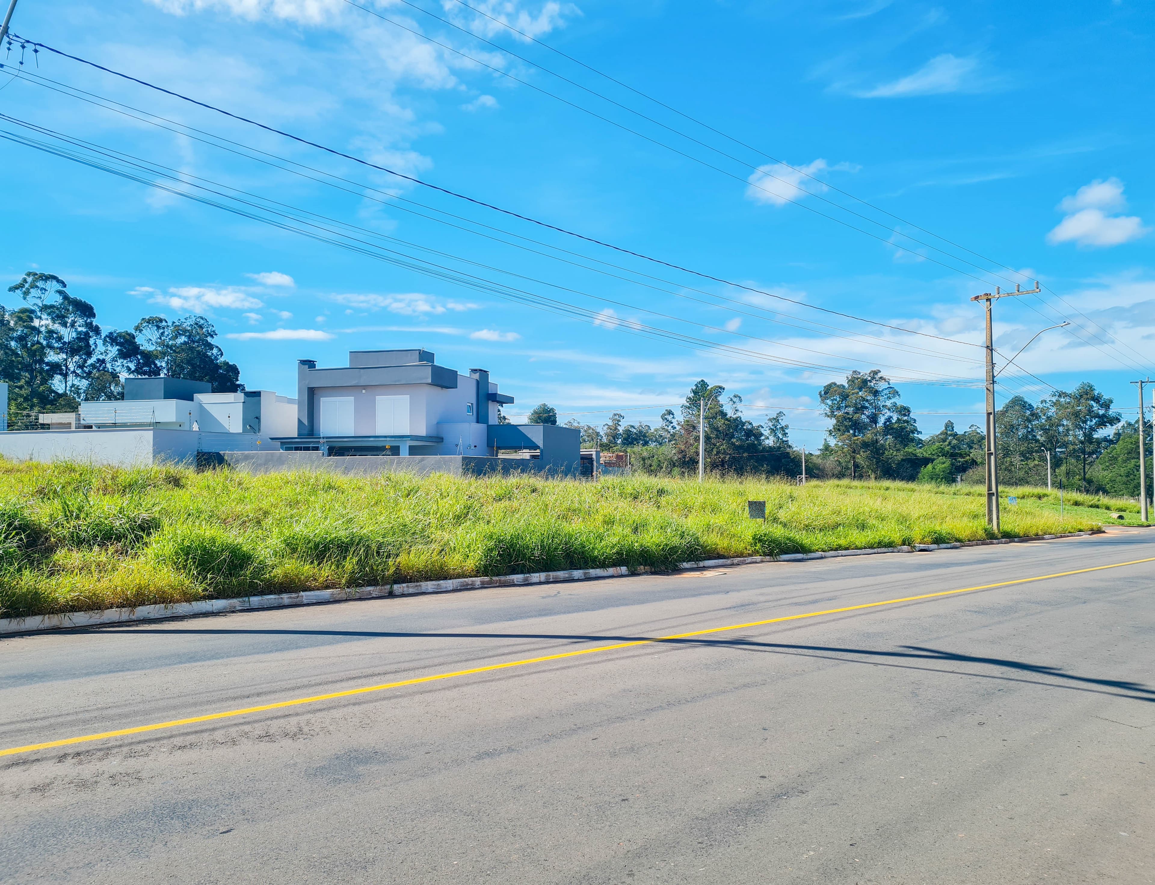 Terreno com 329 m², à venda no Bairro Canudos em Novo Hamburgo.