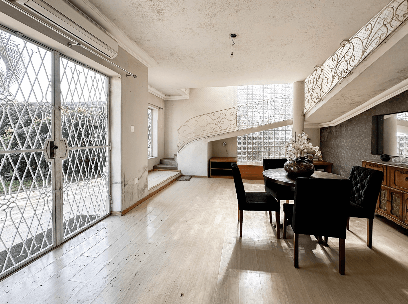 Foto do imóvel Casa com 04 dormitórios à venda no bairro Hamburgo Velho em Novo Hamburgo