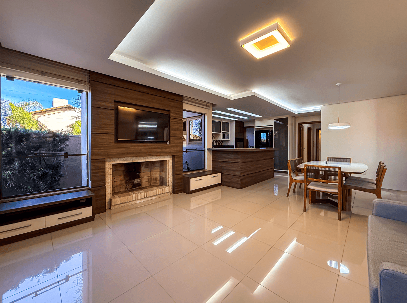 Foto do imóvel Casa plana SEMI MOBILIADA com 4 dormitórios  e 1 SUÍTE em excelente localização no bairro Jardim Mauá em Novo Hamburgo