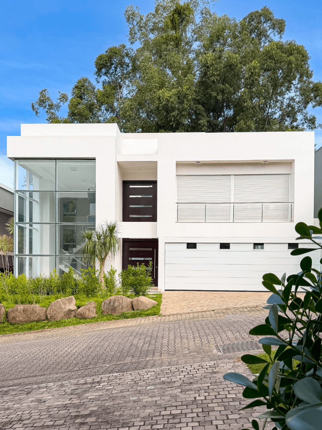 CASA SEMIMOBILIADA com 04 suítes no HAMBURGO VILLAGE I em Novo Hamburgo