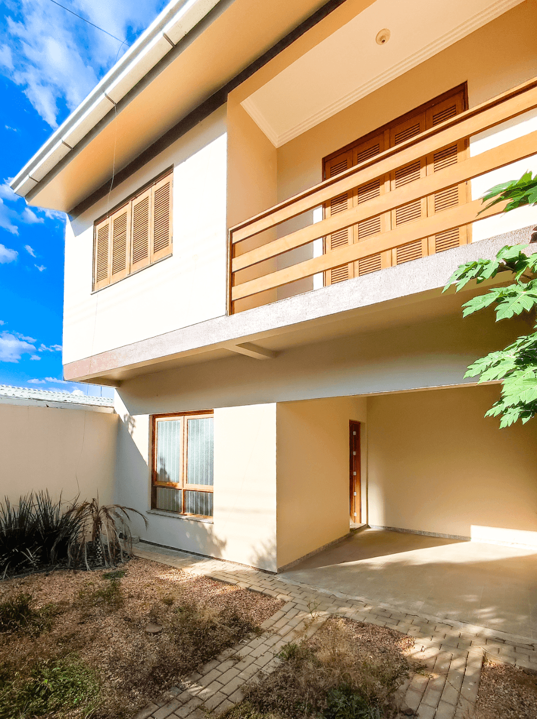 Casa com 03 dormitórios e 01 suíte à venda no bairro Floresta em Estância Velha