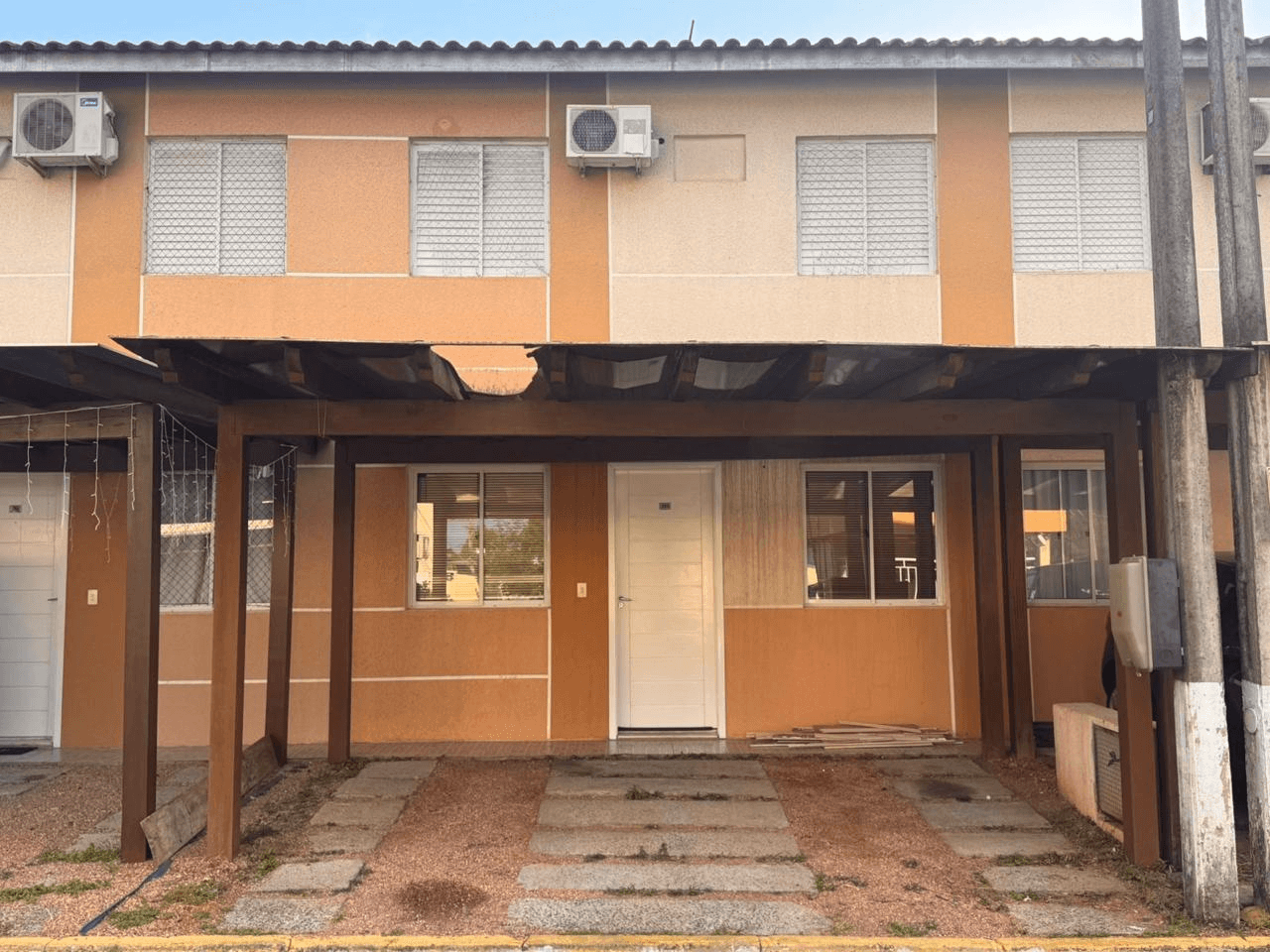 Casa em Condomínio com 03 dormitórios à venda no bairro Canudos em Novo Hamburgo