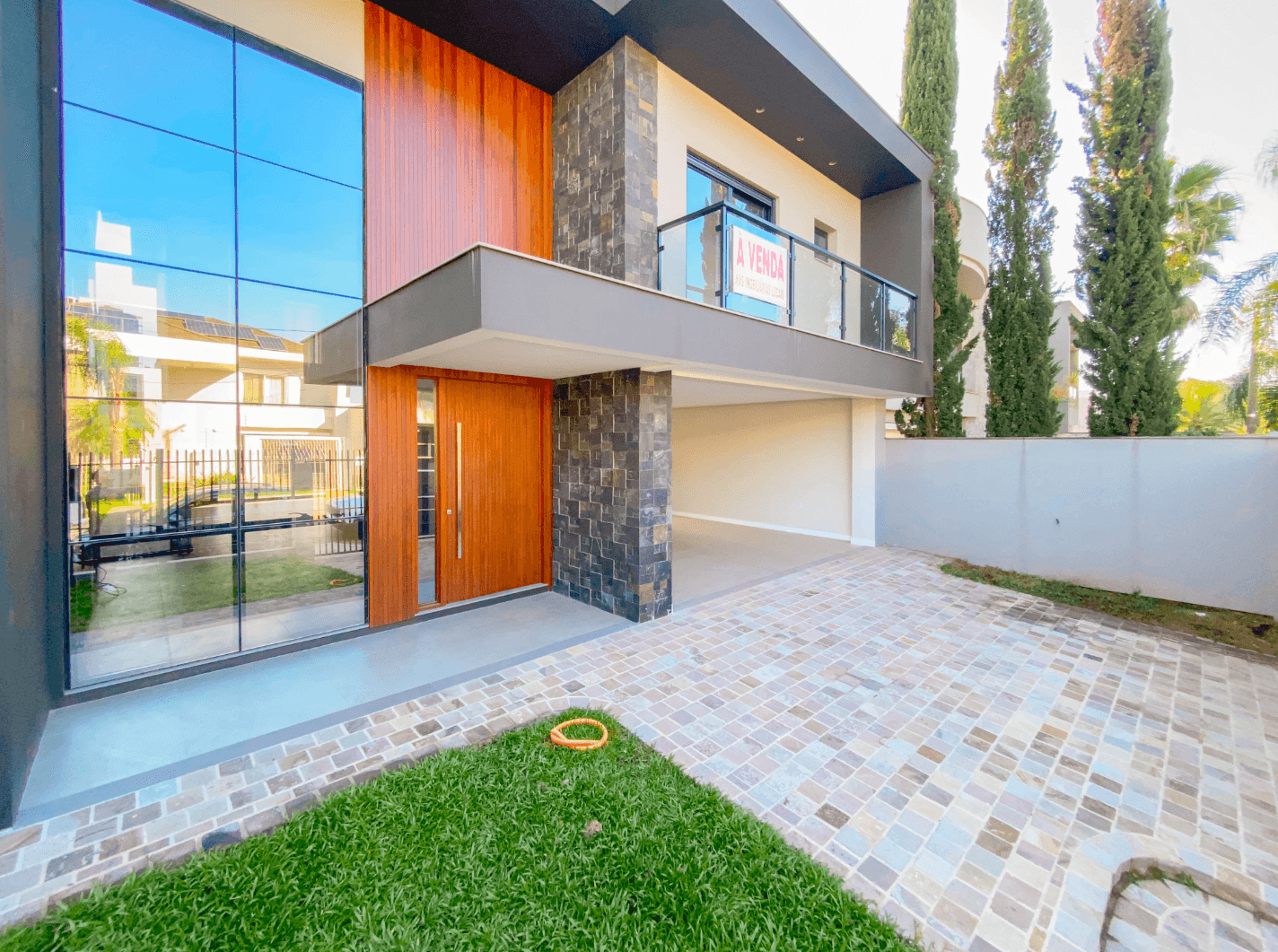 Casa com 04 suítes à venda na Oscar Ludwig no Jardim Mauá em Novo Hamburgo