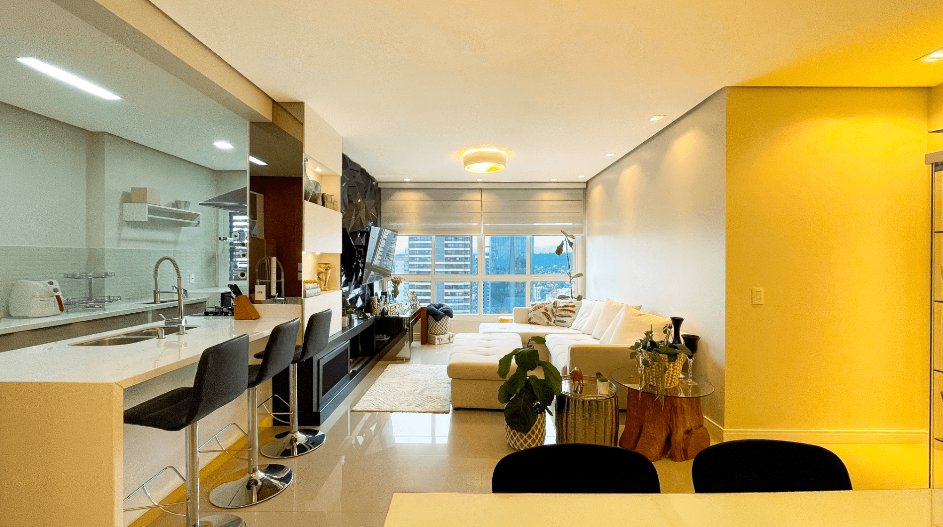 Foto do imóvel APARTAMENTO MOBILIADO com 03 dormitórios sendo 01 SUÍTE à venda no Centro de Novo Hamburgo