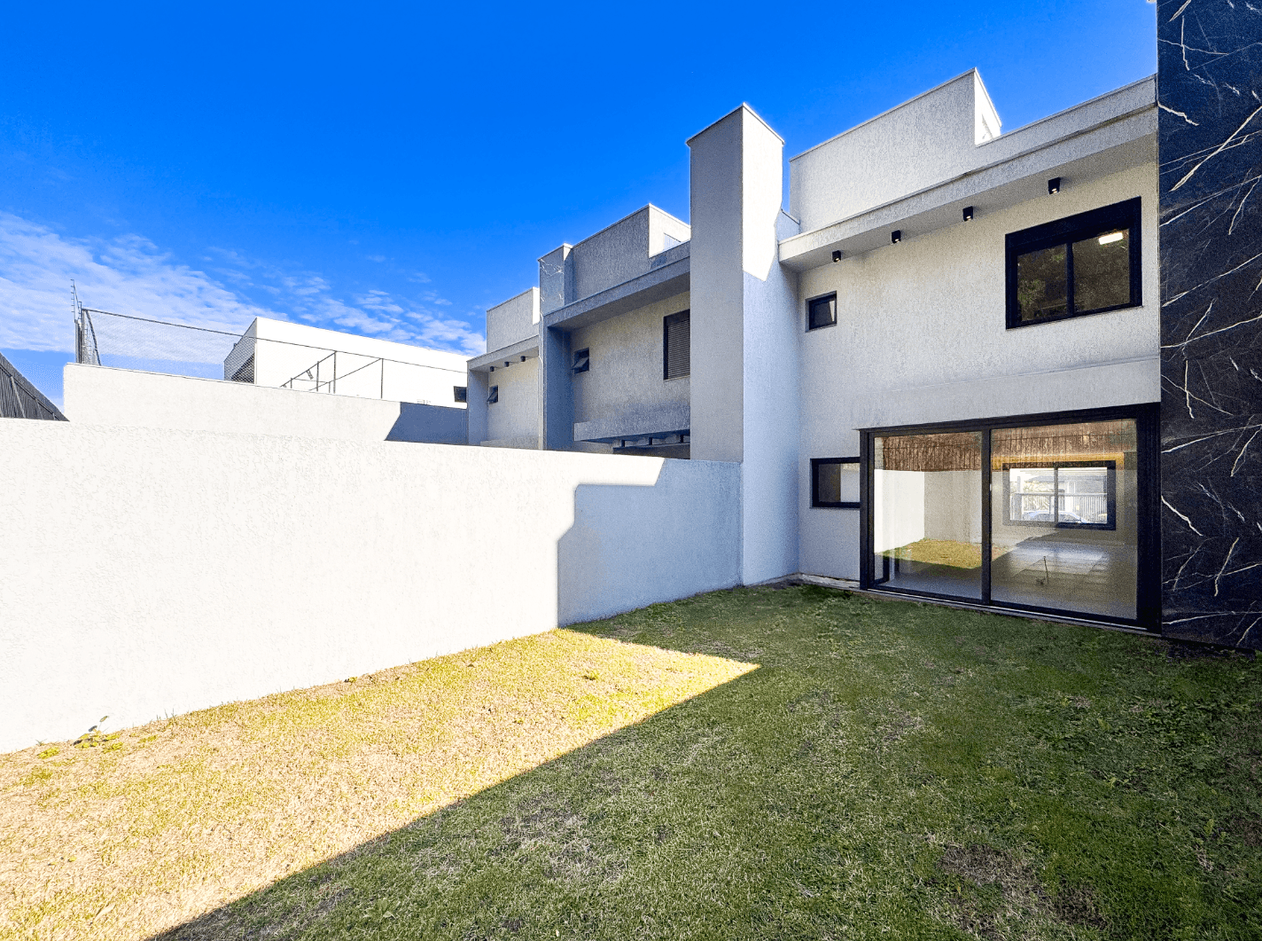 Foto do imóvel CASA NOVA em Campo Bom, com 03 suítes no Centro da cidade