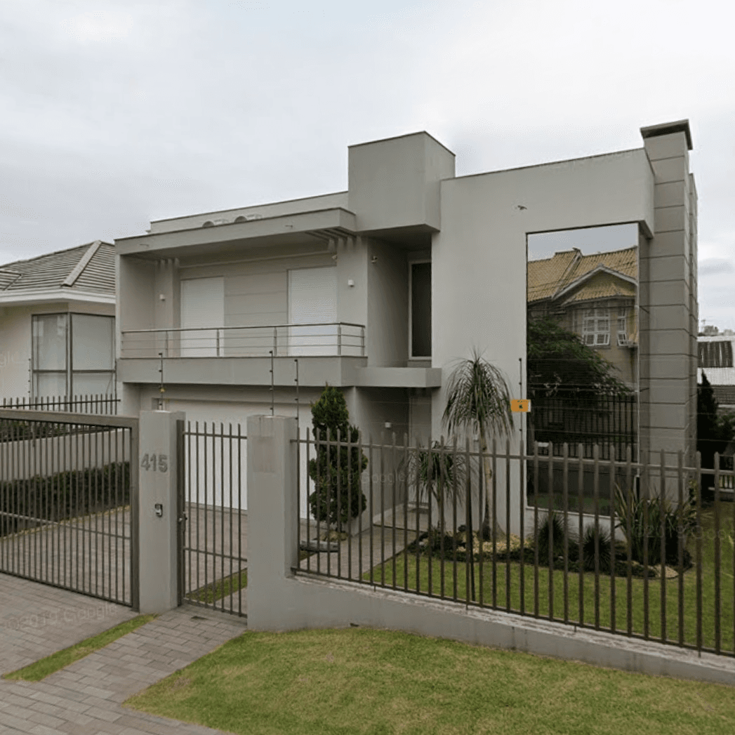 Casa MOBILIADA na OSCAR LUDWIG com 03 dormitórios e piscina à venda aqui em Novo Hamburgo
