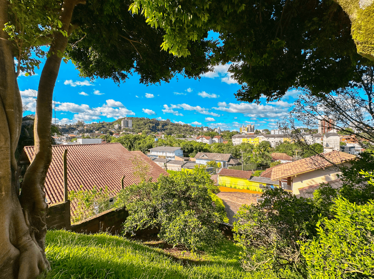 Foto do imóvel Casa com 03 dormitórios à venda no bairro Vila Nova em Novo Hamburgo