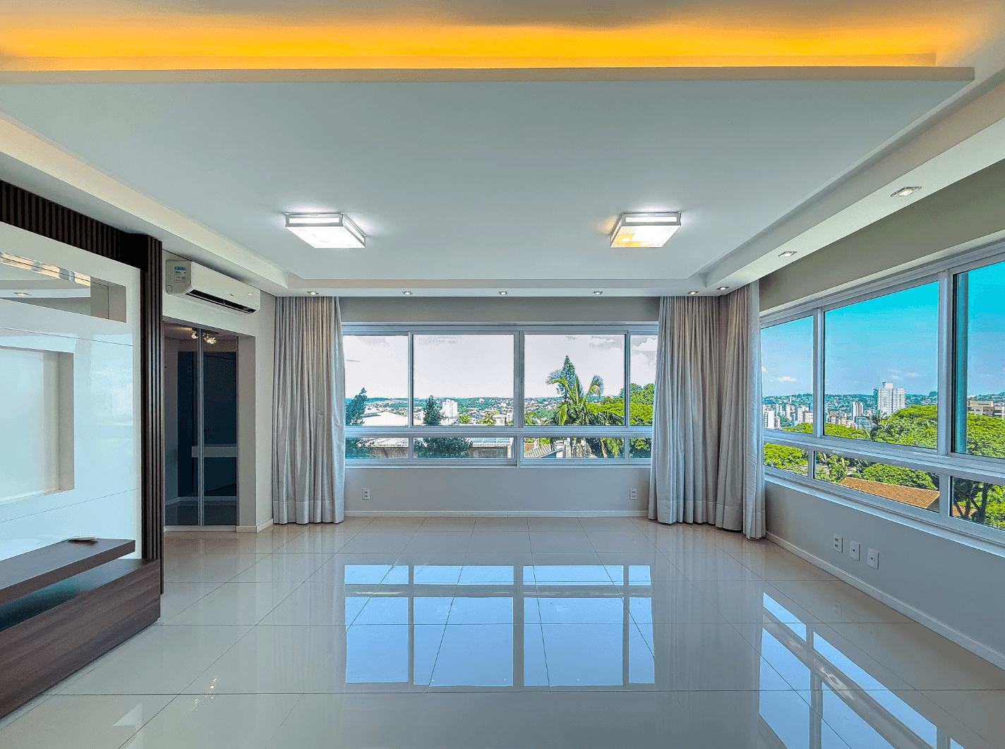 Foto do imóvel Apartamento SEMI MOBILIADO à venda no Celebrity
