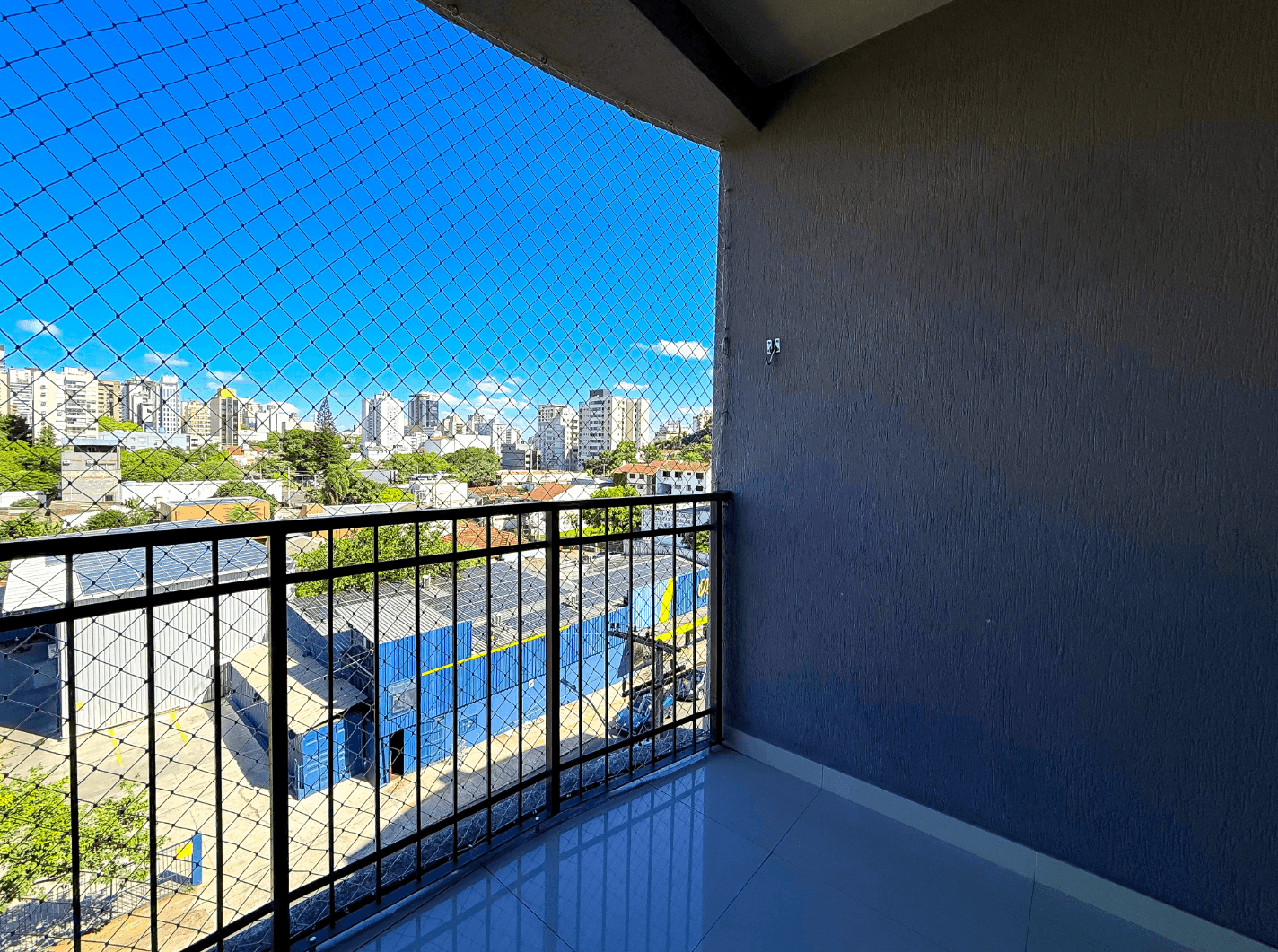 APARTAMENTO SEMI MOBILIADO com 03 dormitórios sendo 01 SUÍTE à venda no bairro Guarani em Novo Hamburgo