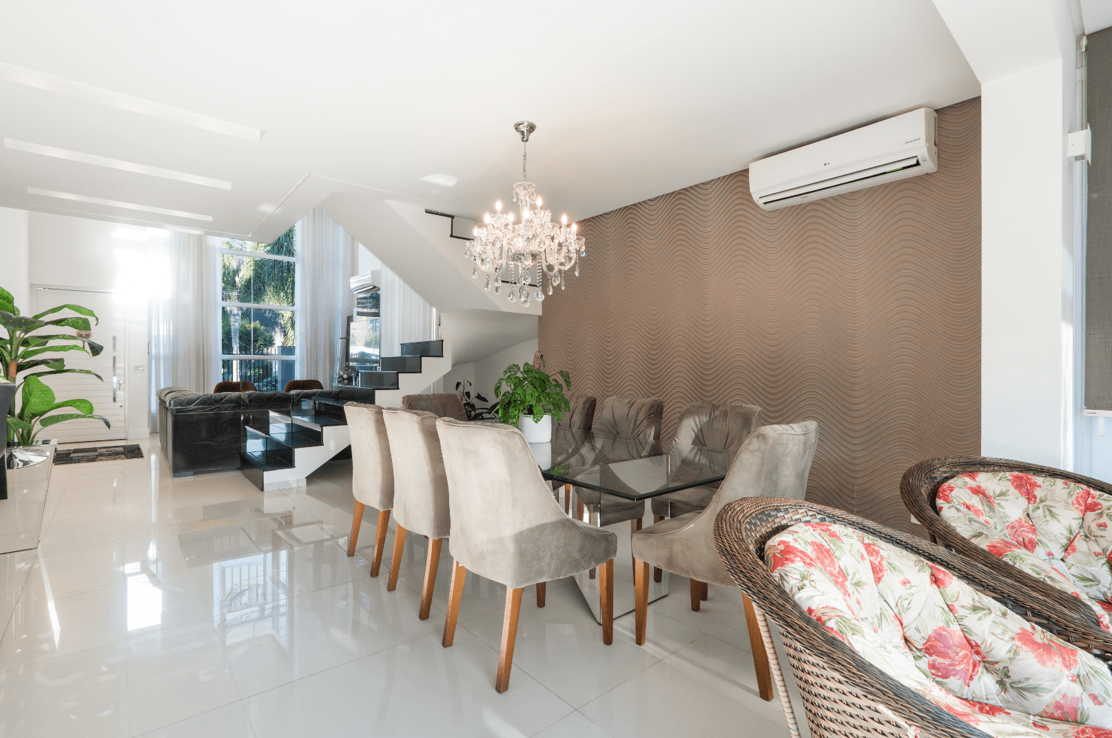 Foto do imóvel LINDA CASA MOBILIADA COM 03 SUÍTES à venda no bairro Jardim Mauá em Novo Hamburgo