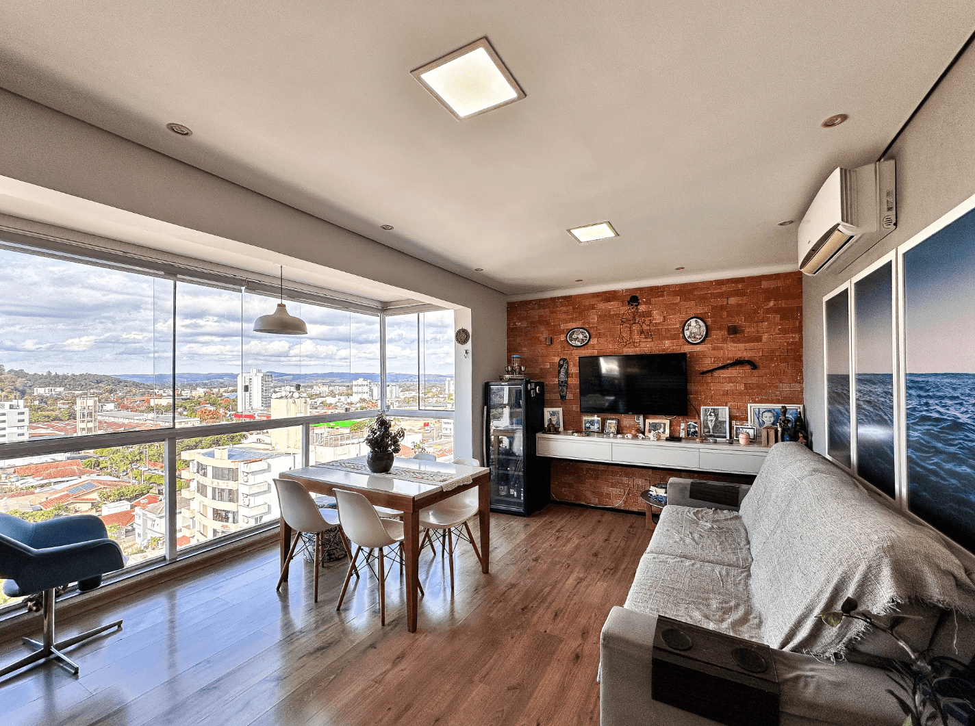 Apartamento SEMI MOBILIADO com 03 dormitórios sendo 01 SUÍTE à venda no Centro de Campo Bom