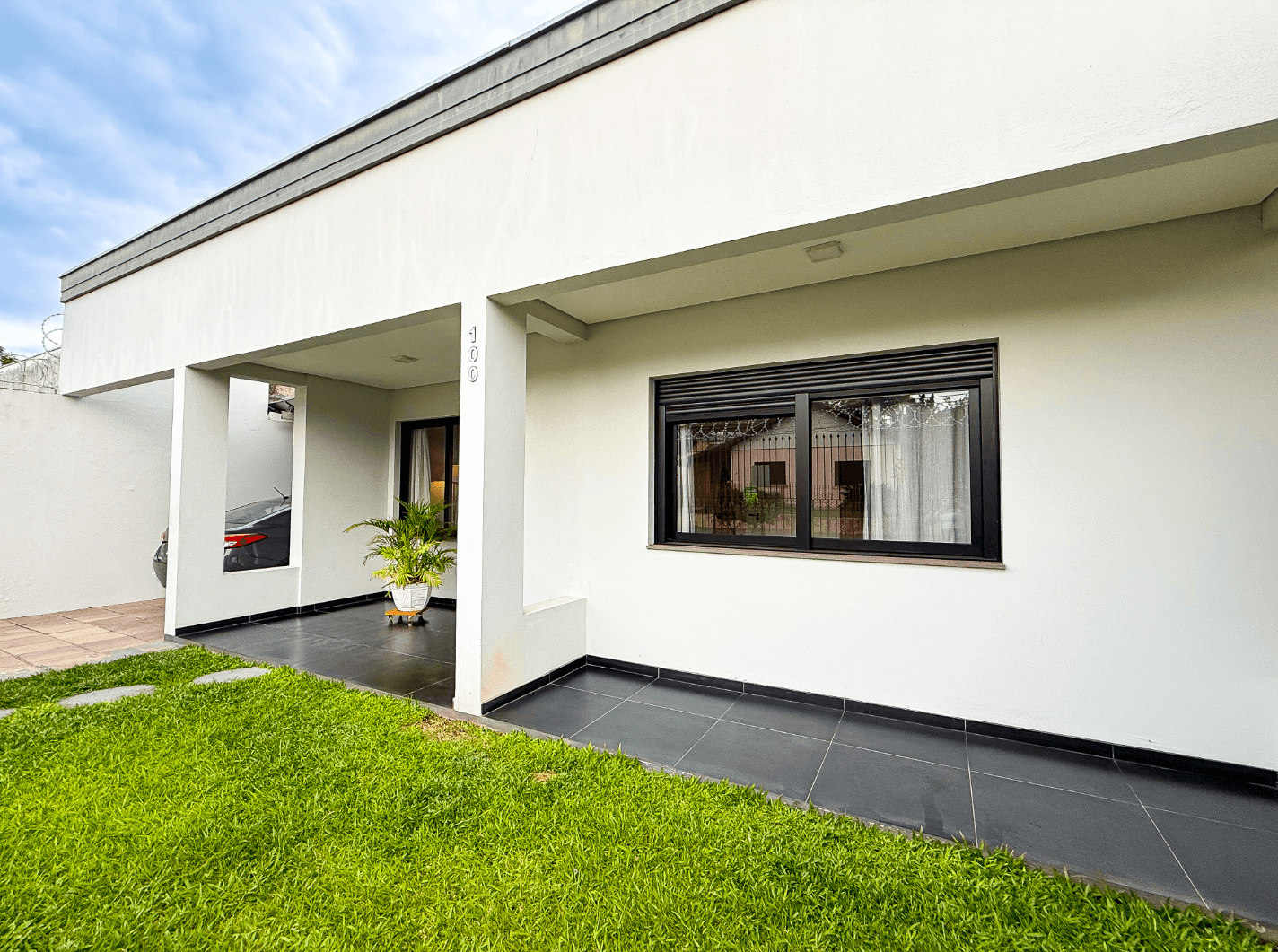 CASA SEMI MOBILIADA com 03 dormitórios à venda no bairro Ouro Branco em Novo Hamburgo