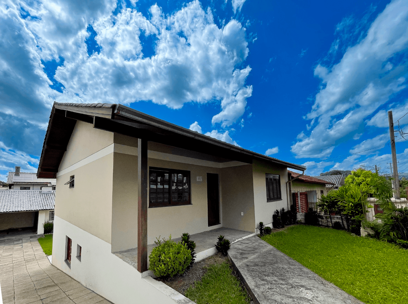 Casa  com 04 dormitórios à venda no bairro Floresta em Estância Velha
