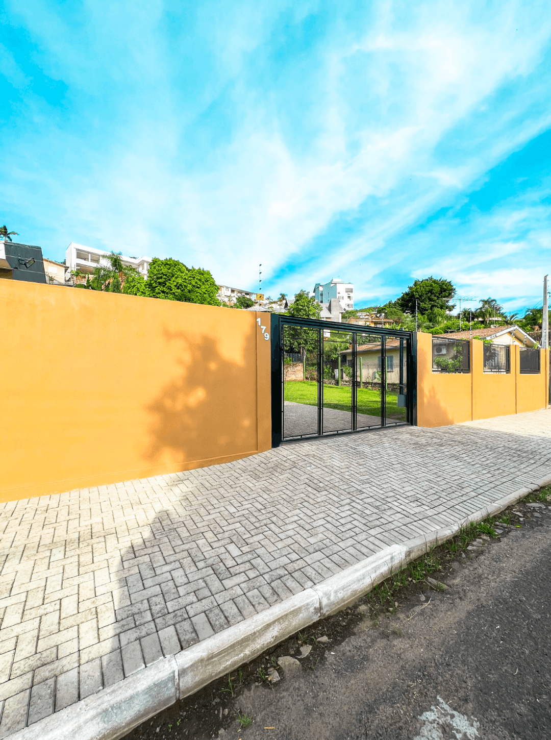 Foto do imóvel Terreno com 420 m² à venda no bairro Ouro Branco em Novo Hamburgo
