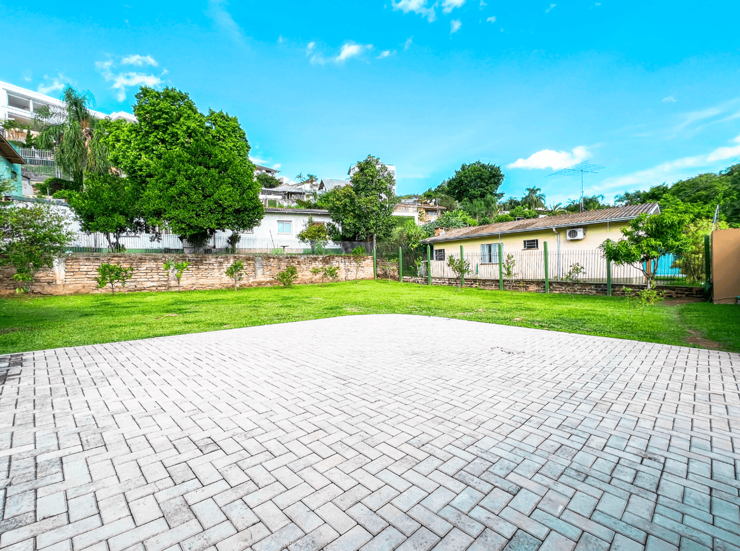 Foto do imóvel Terreno com 420 m² à venda no bairro Ouro Branco em Novo Hamburgo