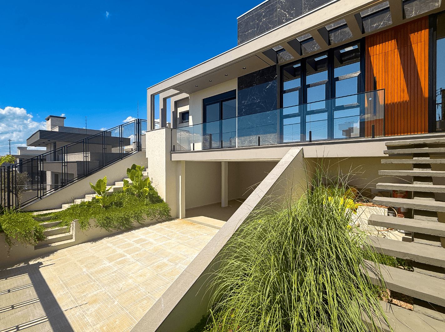 CASA NOVA com PISCINA e 03 suítes à venda no Bela Vista em Estância Velha