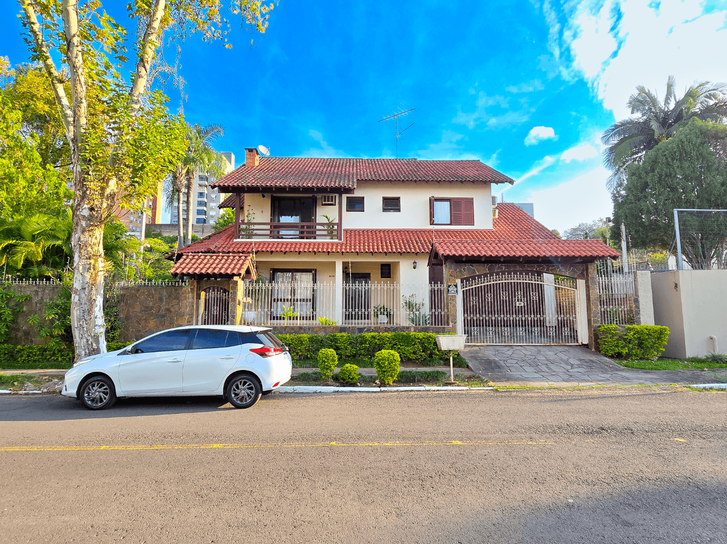Foto do imóvel CASA SEMIMOBILIADA COM 04 DORMITÓRIOS à venda no bairro Jardim Mauá em Novo Hamburgo