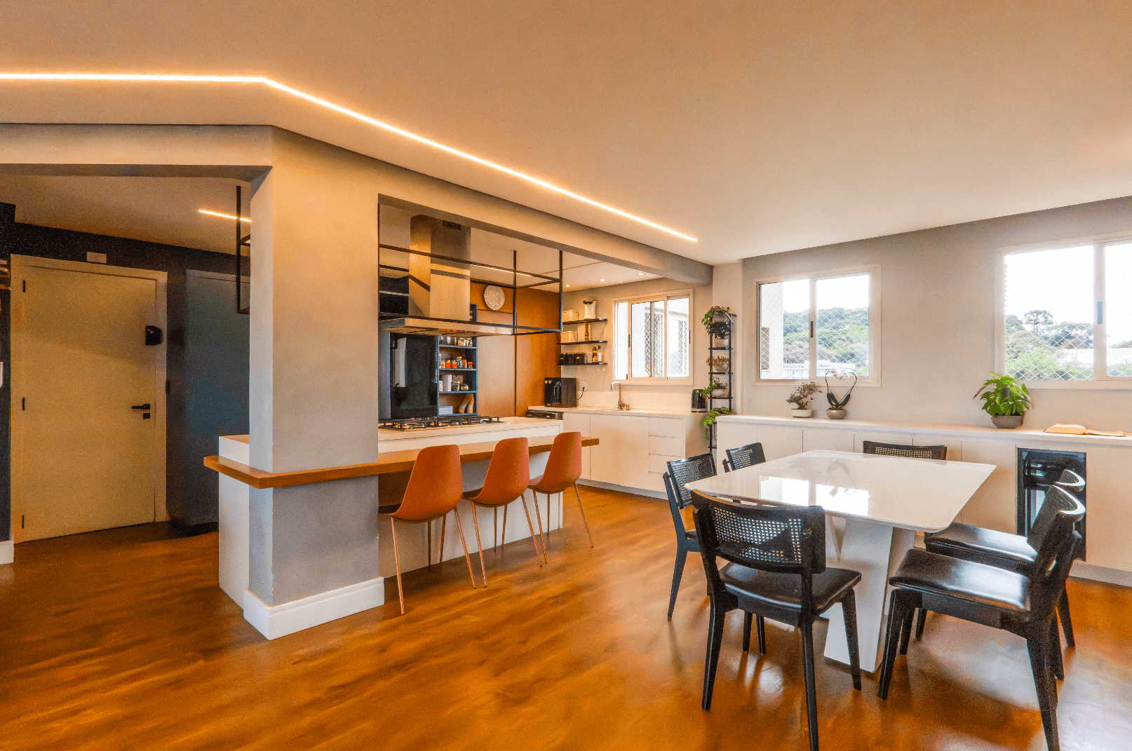 Foto do imóvel Apartamento SEMI MOBILIADO com 03 dormitórios à venda no Bairro Vila Nova em Novo Hamburgo