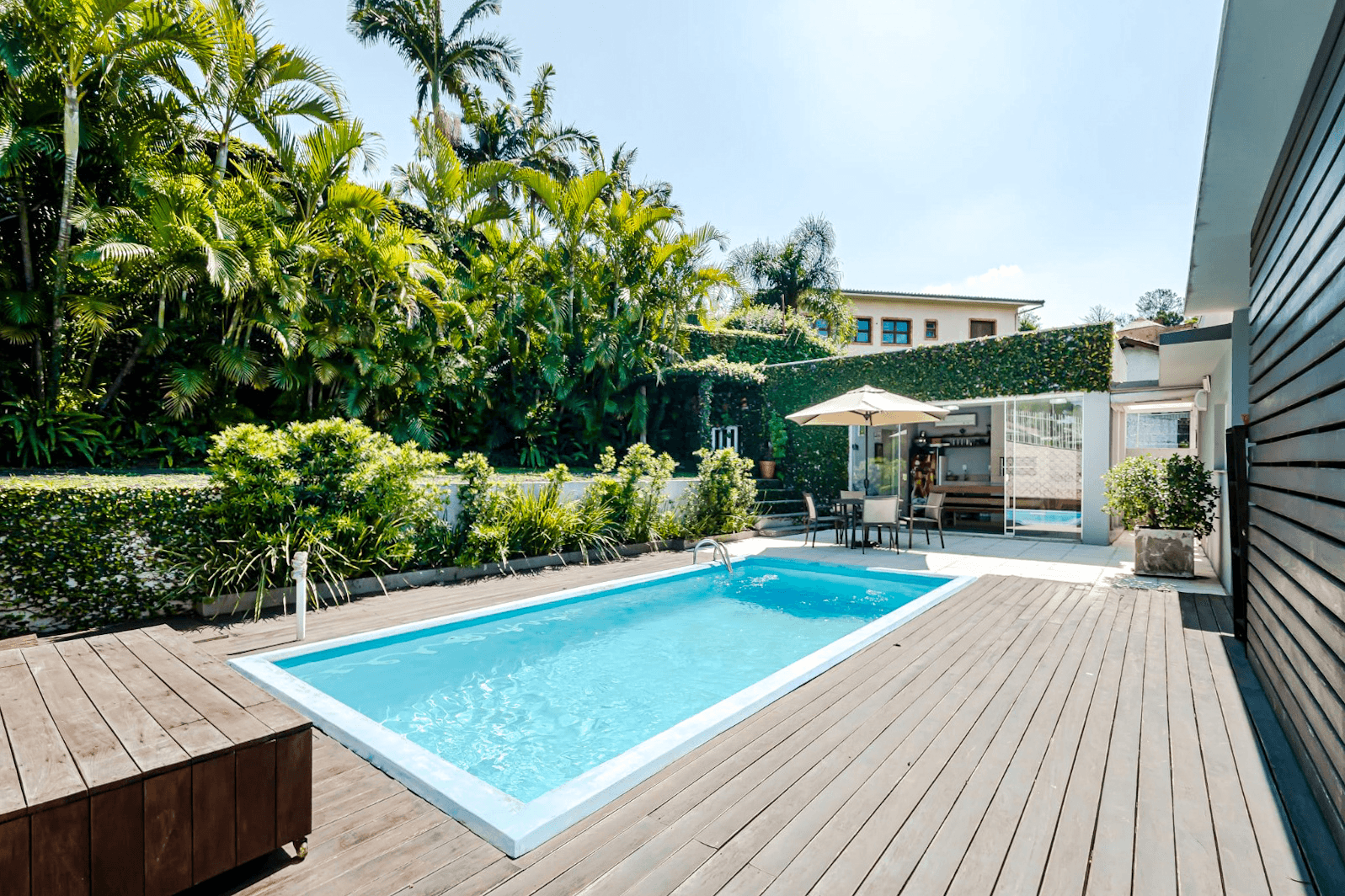 Casa SEMI MOBILIADA com PISCINA e 03 dormitórios à venda no Boa Vista em Novo Hamburgo
