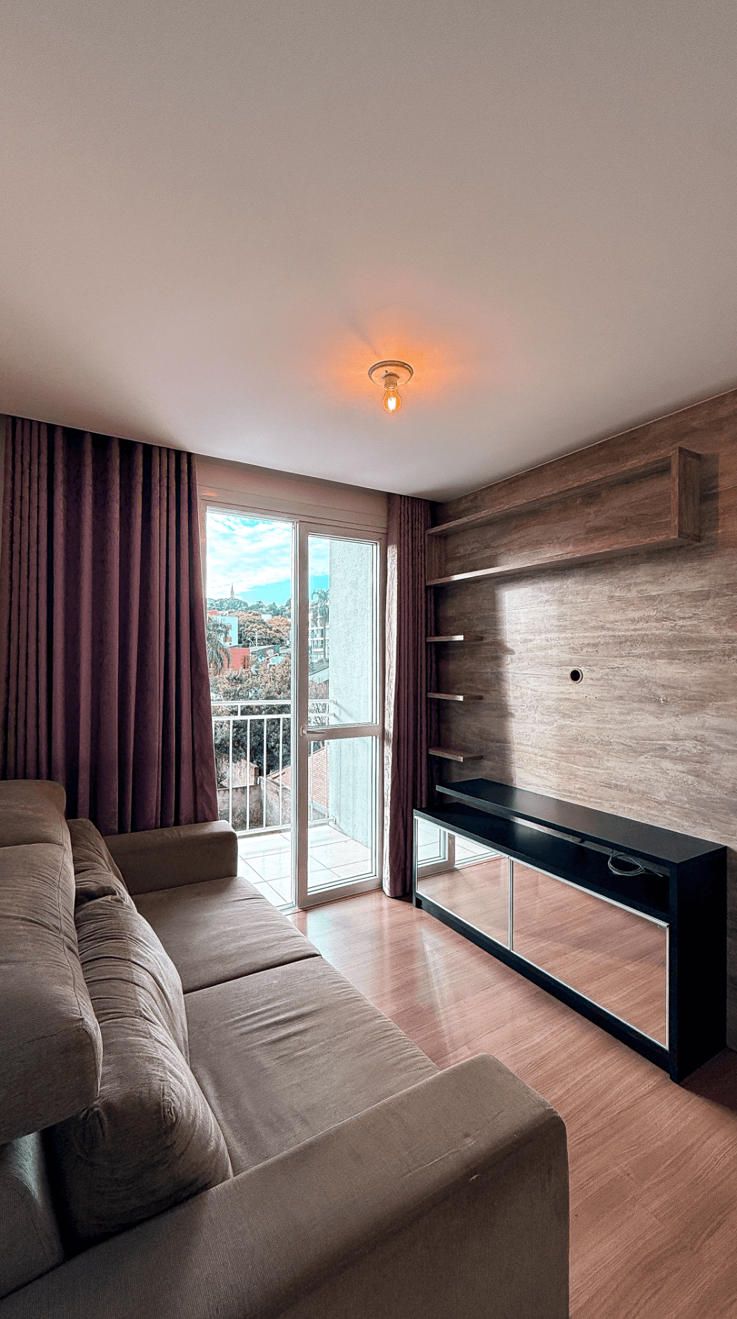 Apartamento EXCLUSIVIDADE, MOBILIADO com 02 dormitórios à venda no bairro Vila Nova em Novo Hamburgo