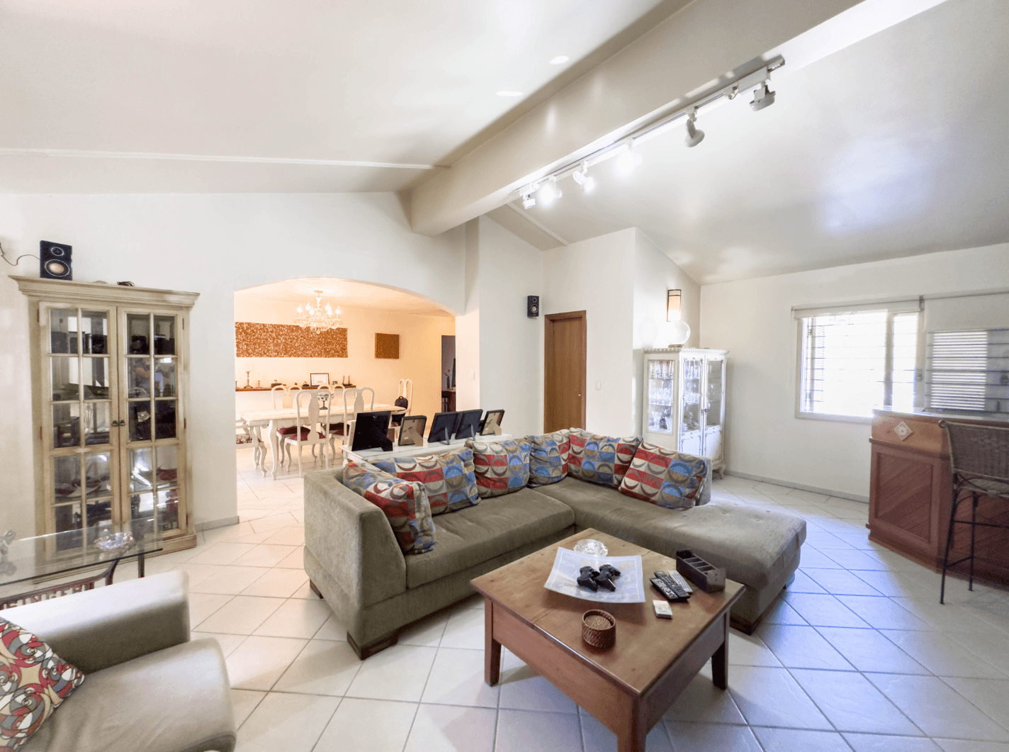 Foto do imóvel Casa com 05 dormitórios à venda no bairro Jardim Mauá em Novo Hamburgo
