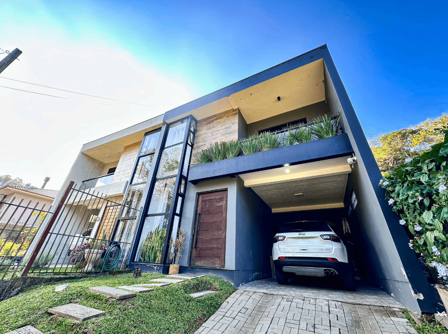 Casa SEMI MOBILIADA com 03 dormitórios sendo 01 SUÍTE à venda no bairro Cidade Nova em Ivoti