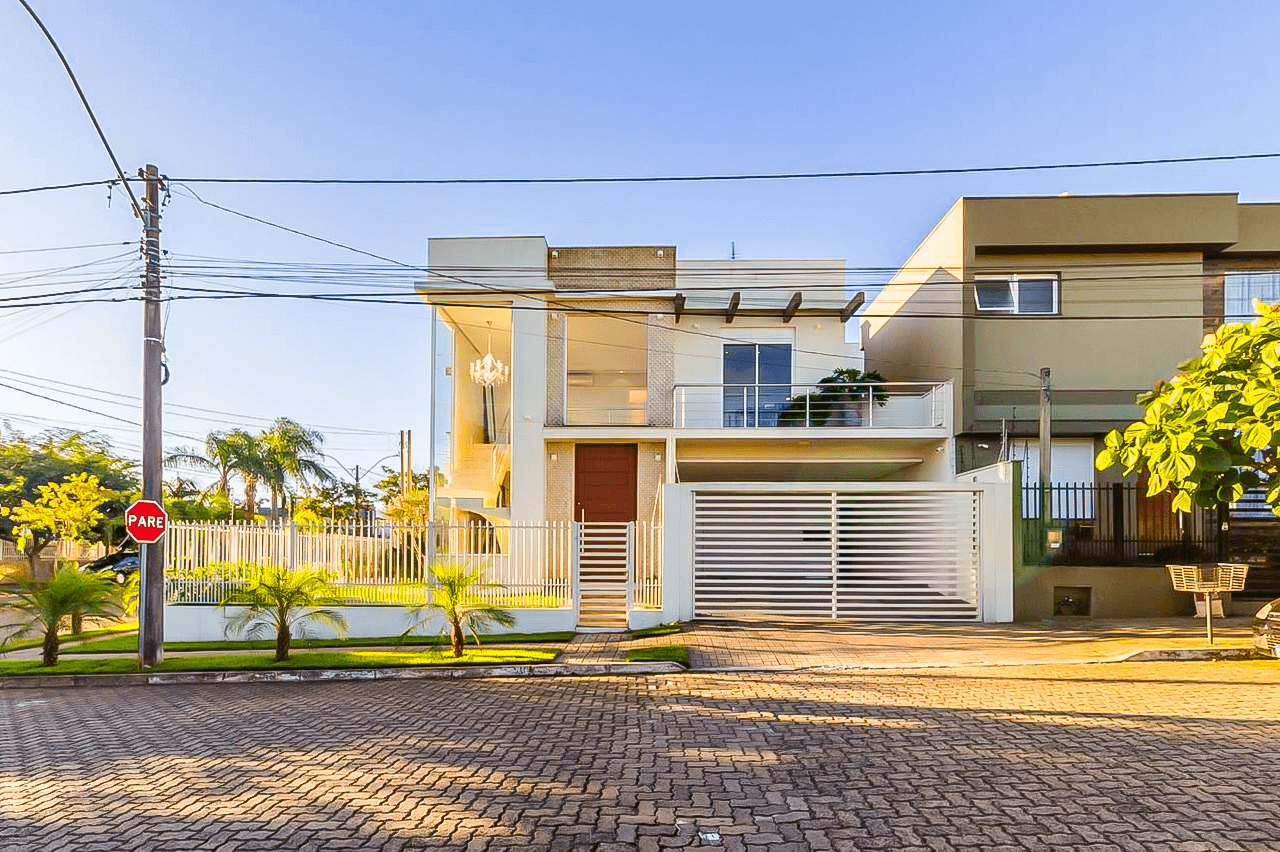 Foto do imóvel Casa SEMI MOBILIADA com 3 dormitórios e 1 SUÍTE à venda no bairro Solar do Campo em Campo Bom