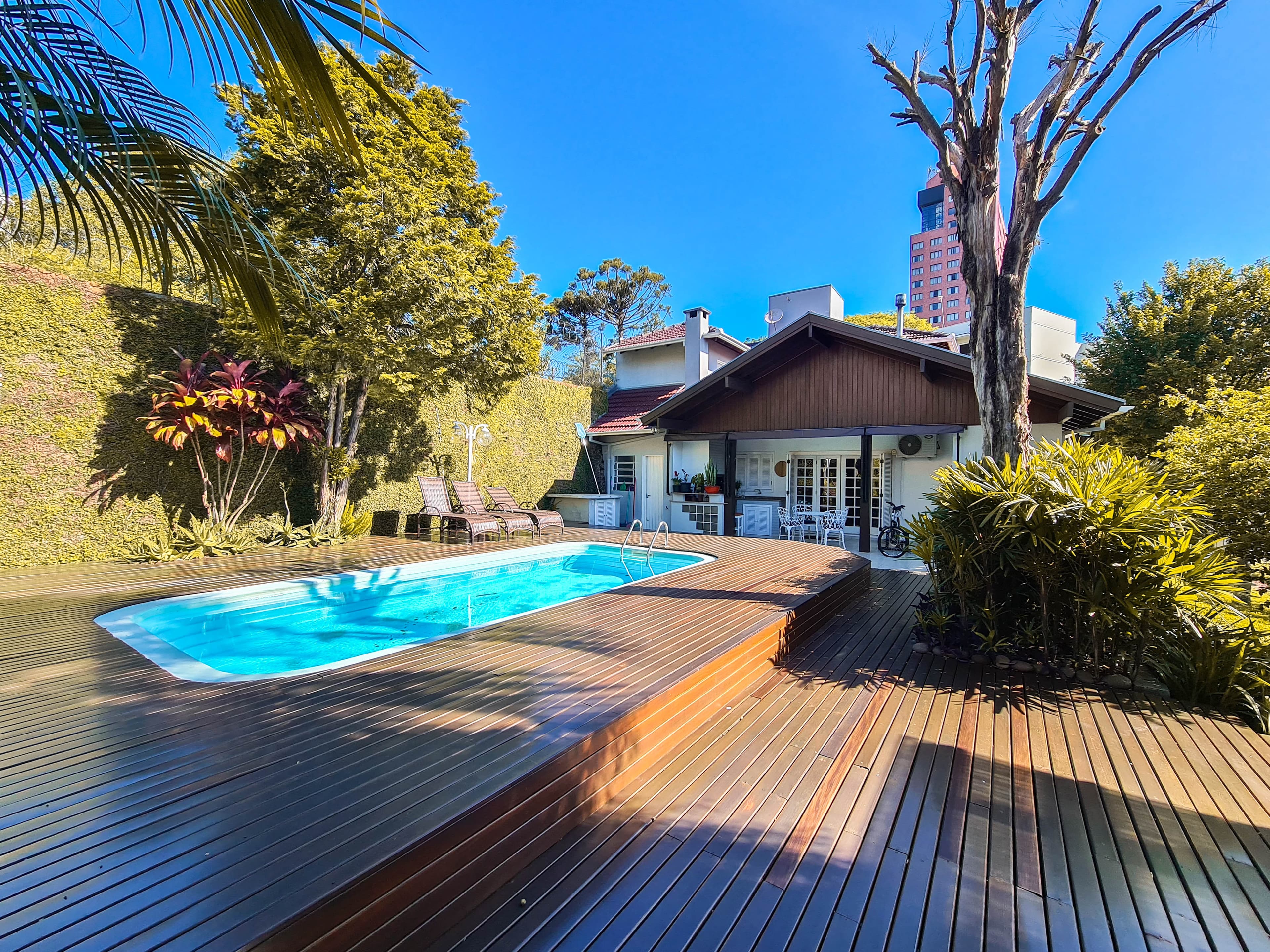 Foto do imóvel Casa PLANA com pátio e piscina à venda no bairro Hamburgo Velho em Novo Hamburgo