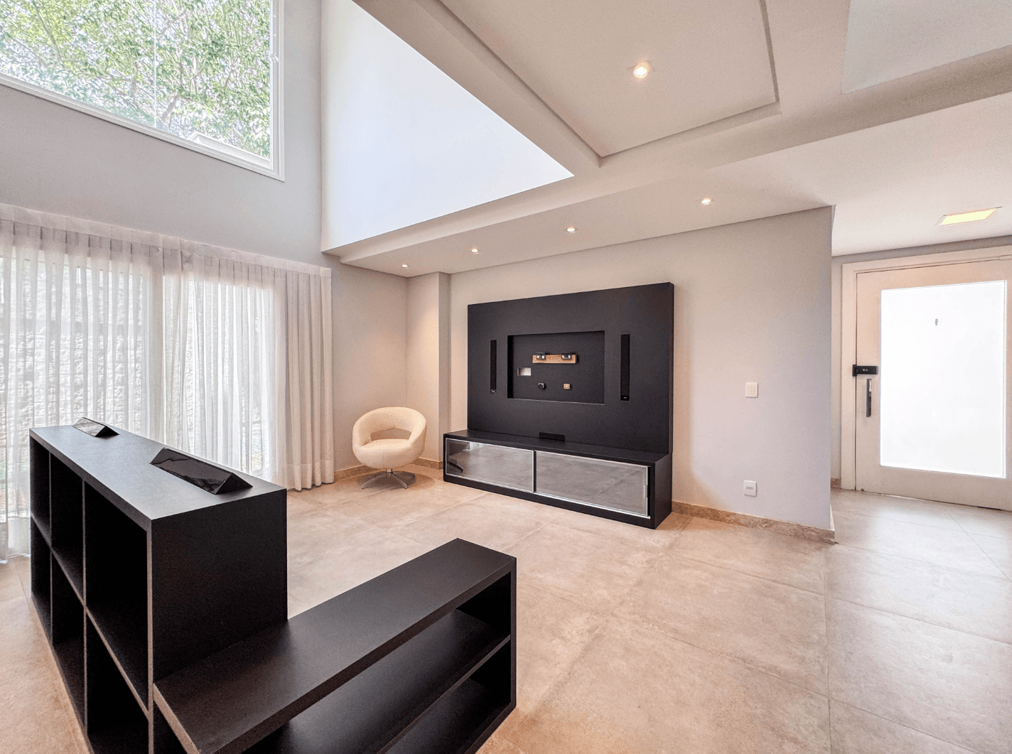 Casa SEMIMOBILIADA à venda com 02 suítes no Terras Altas Premium