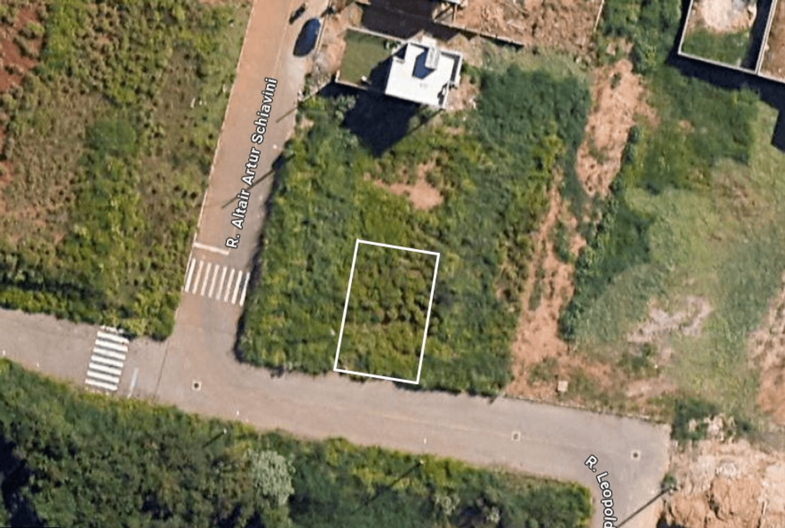 Terreno com 304m² à venda no bairro São Jorge em Novo Hamburgo