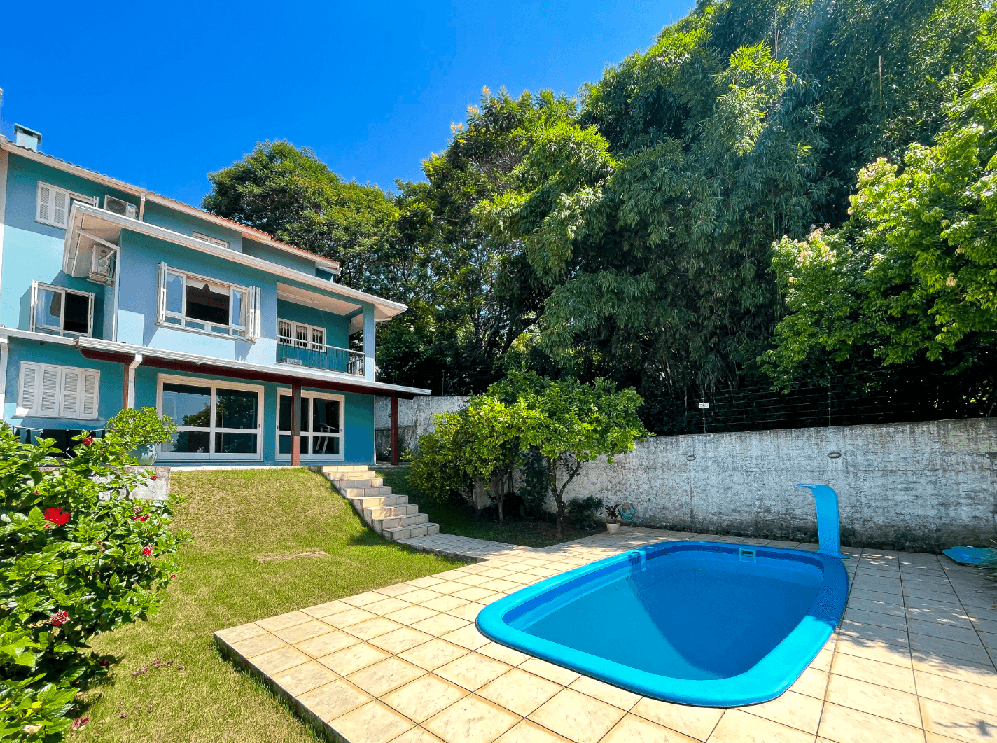 CASA SEMI MOBILIADA com 03 dormitórios sendo 01 SUÍTE à venda no bairro Jardim Mauá em Novo Hamburgo