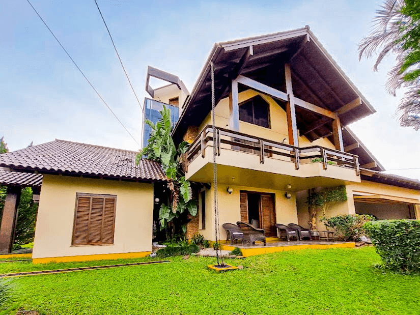 Casa com 04 dormitórios à venda no bairro Guarani em Novo Hamburgo