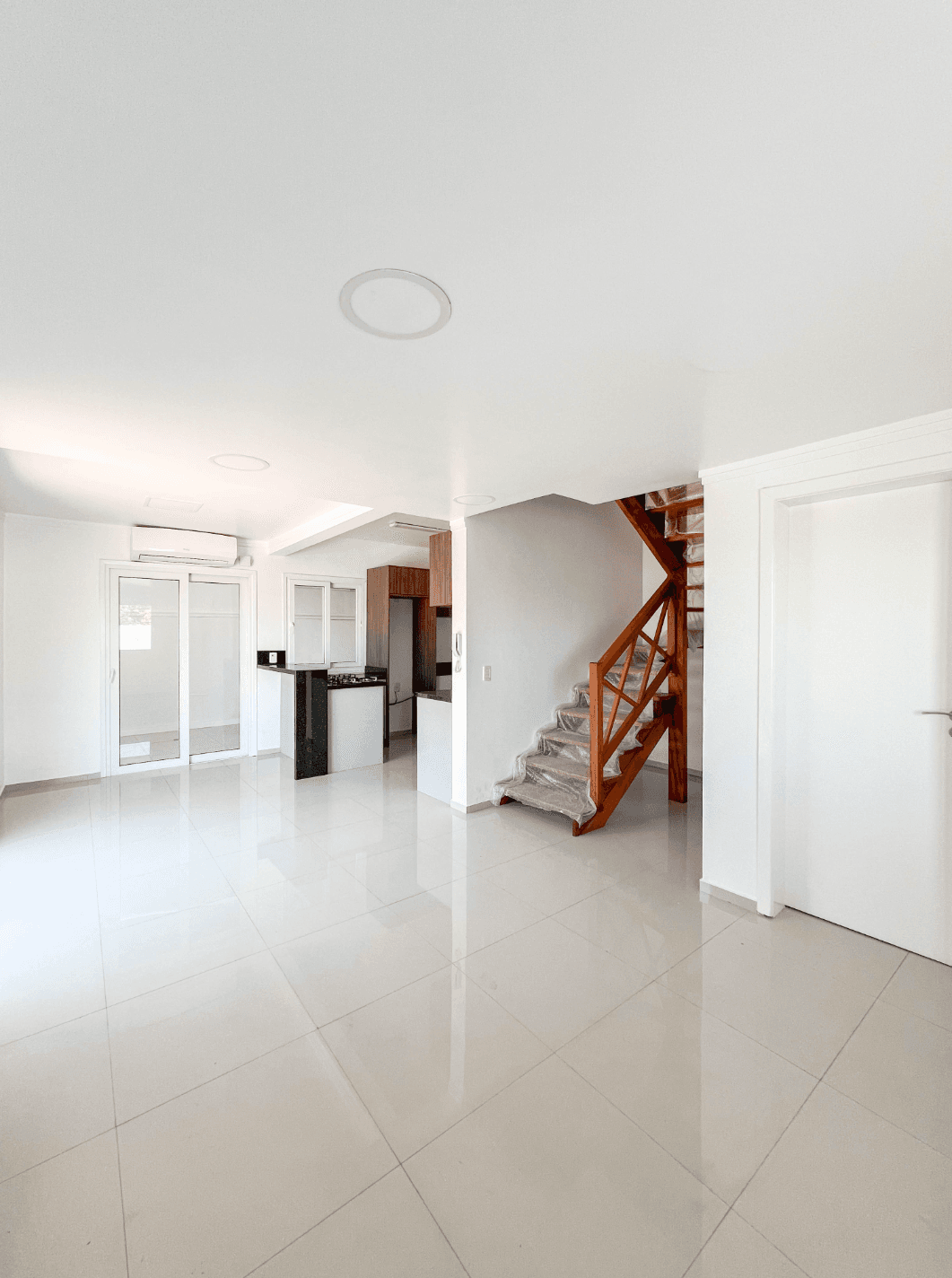 Foto do imóvel Casa em condomínio com 03 dormitórios no bairro Rondônia em Novo Hamburgo