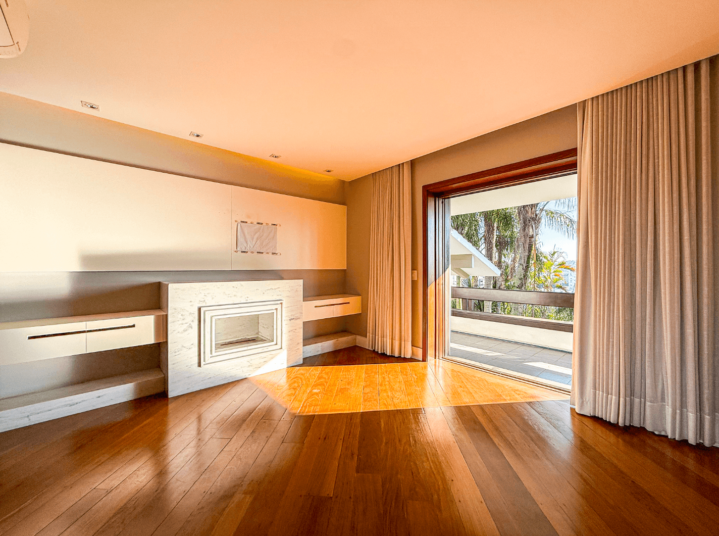 Foto do imóvel Casa AMPLA e SEMI MOBILIADA com 03 dormitórios e 03 SUÍTE à venda no bairro Boa Vista em Novo Hamburgo
