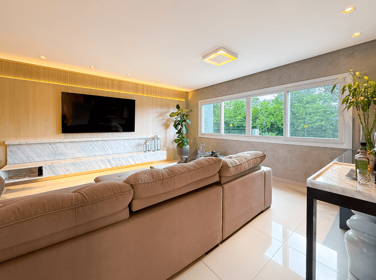Foto do imóvel Linda casa MOBILIADA com 03 SUÍTES à venda no bairro Jardim Mauá em Novo Hamburgo