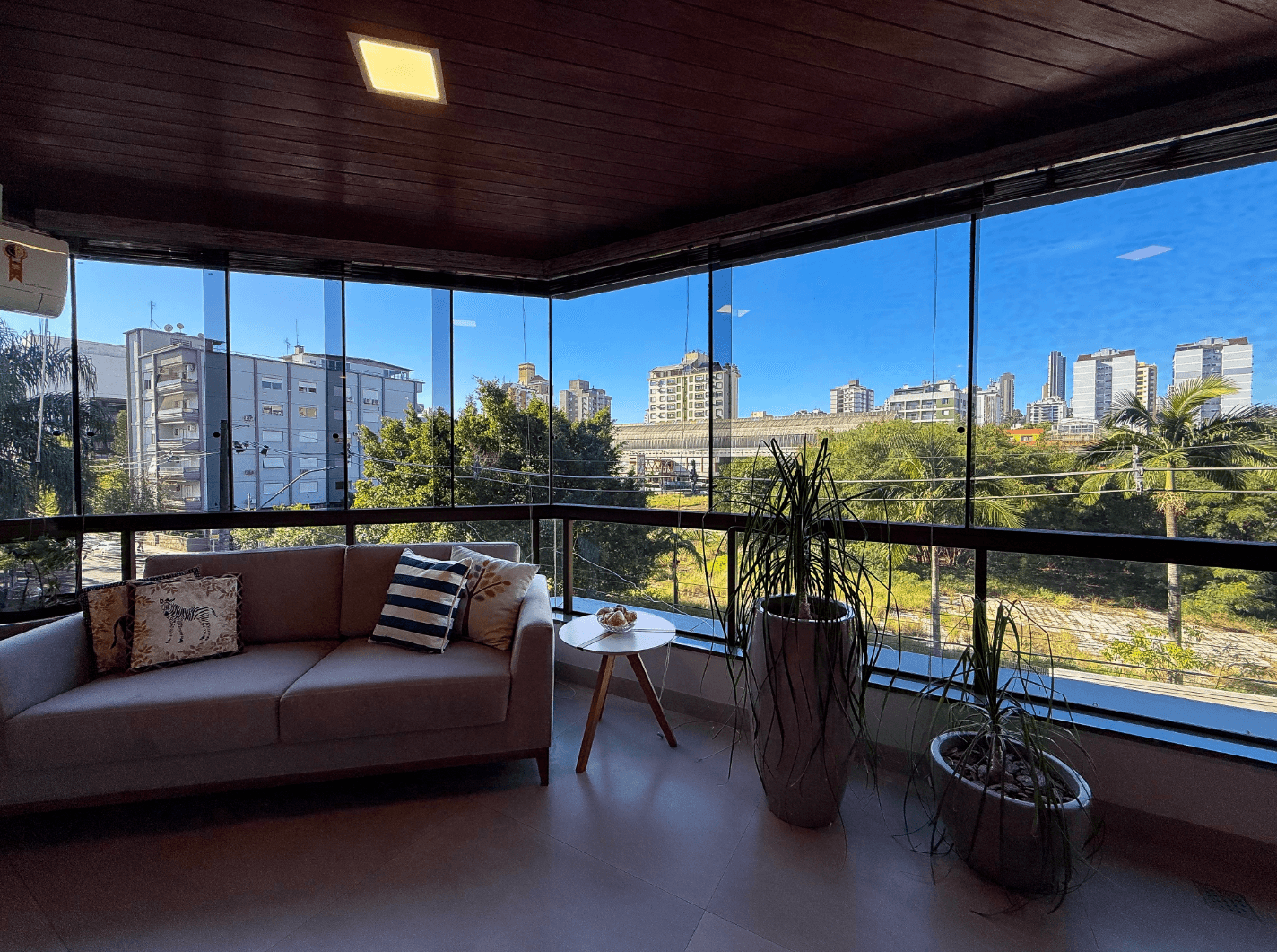 Foto do imóvel APARTAMENTO SEMIMOBILIADO com 03 dormitórios sendo 01 SUÍTE à venda no bairro Rio Branco em Novo Hamburgo