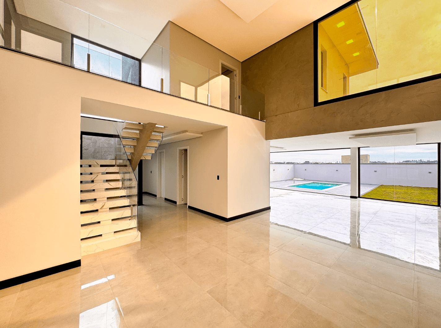 Foto do imóvel CASA NOVA de ALTO PADRÃO com 03 dormitórios e PISCINA praticamente no CENTRO de Campo Bom