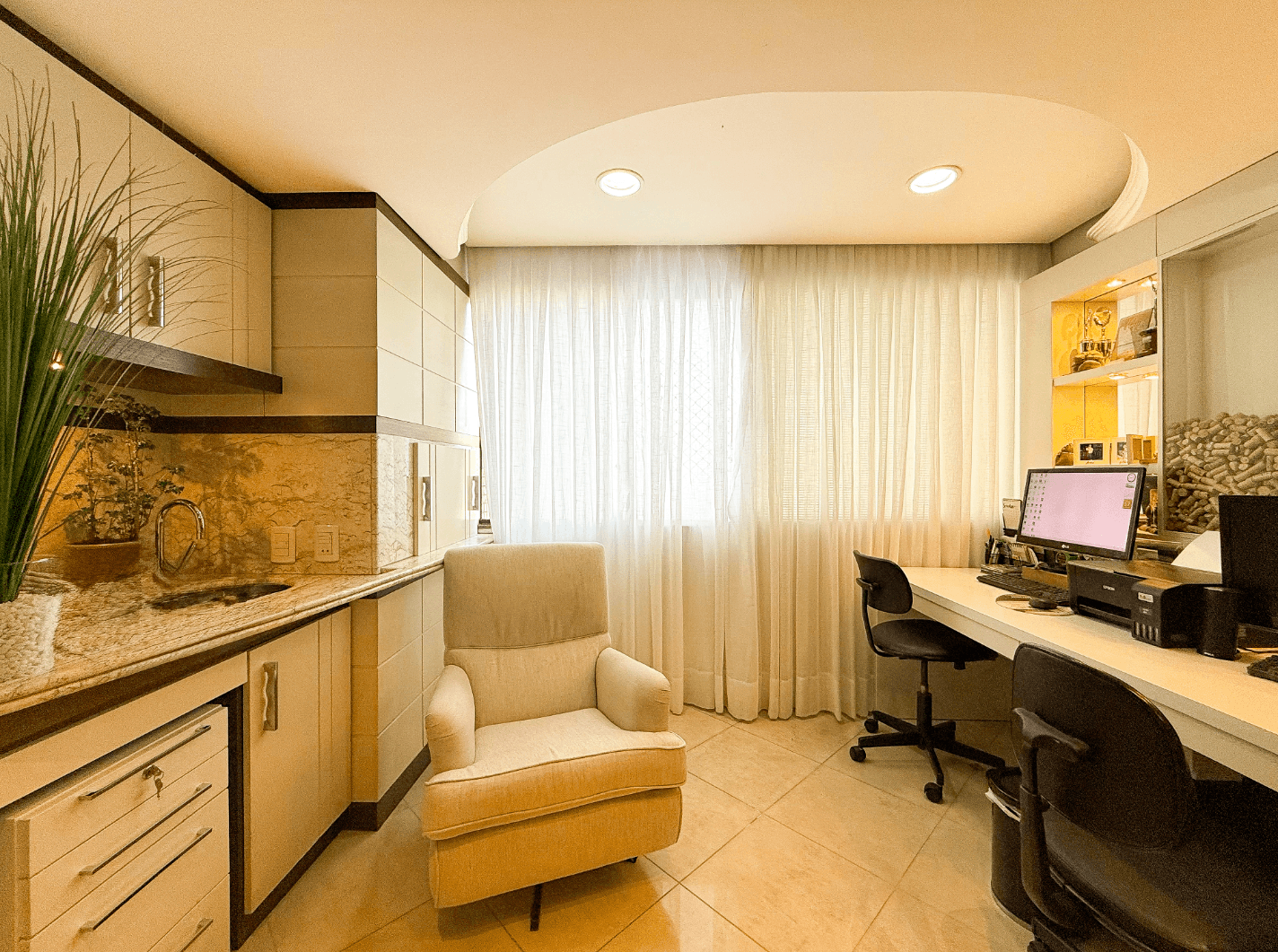 Foto do imóvel LINDO APARTAMENTO MOBILIADO com 03 dormitórios sendo 01 SUÍTE à venda no Centro de Novo Hamburgo