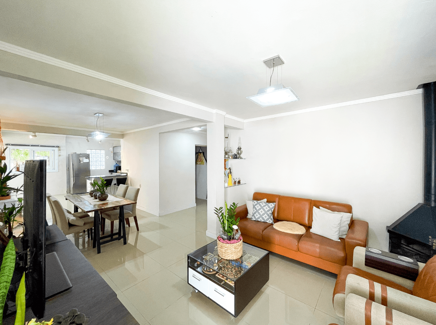 Foto do imóvel Casa SEMI MOBILIADA com 02 dormitórios sendo 01 SUÍTE à venda no bairro Jardim Mauá em Novo Hamburgo
