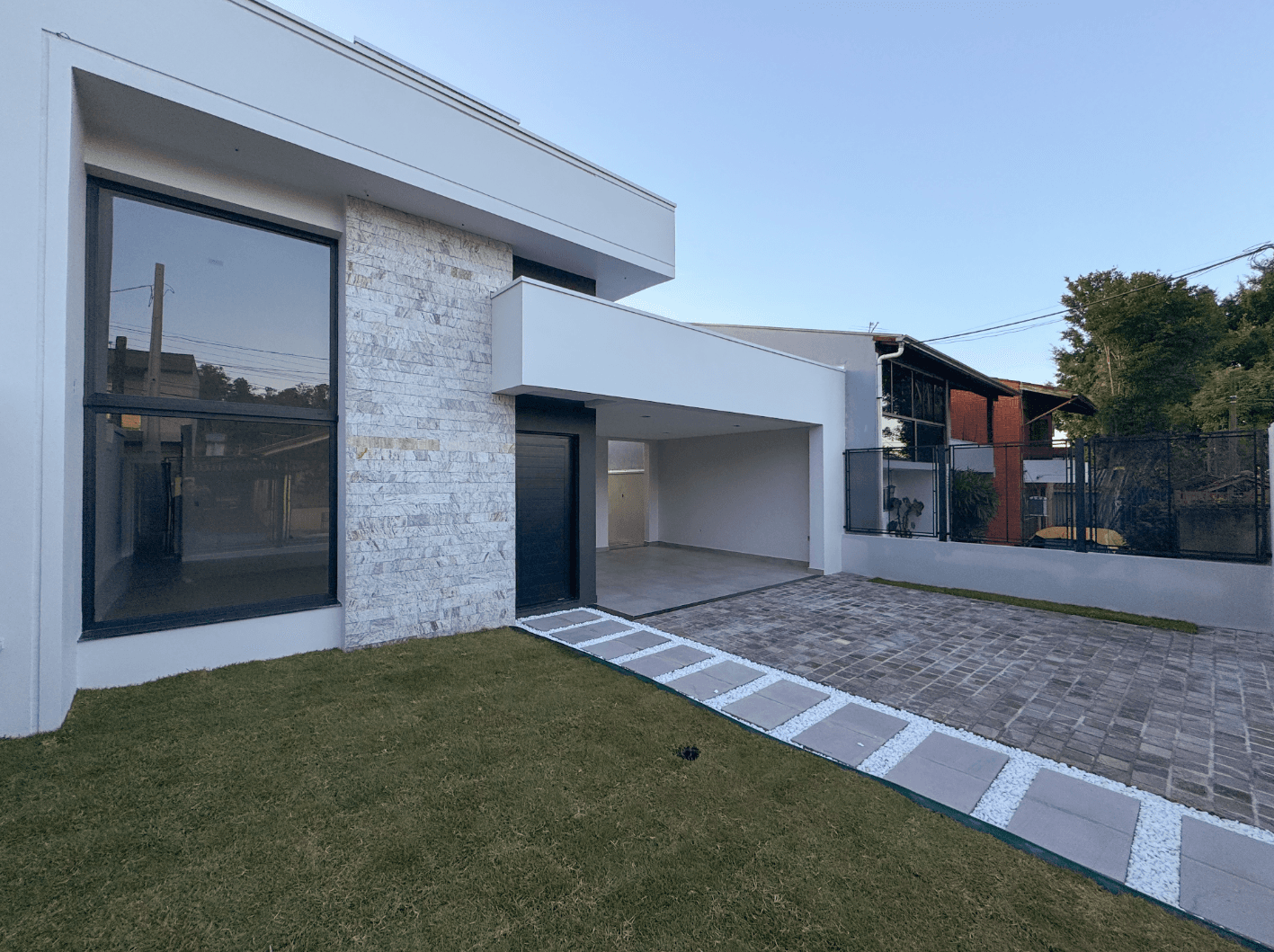 Foto do imóvel CASA PLANA e NOVA com 03 dormitórios à venda no JARDIM MAUÁ aqui em Novo Hamburgo