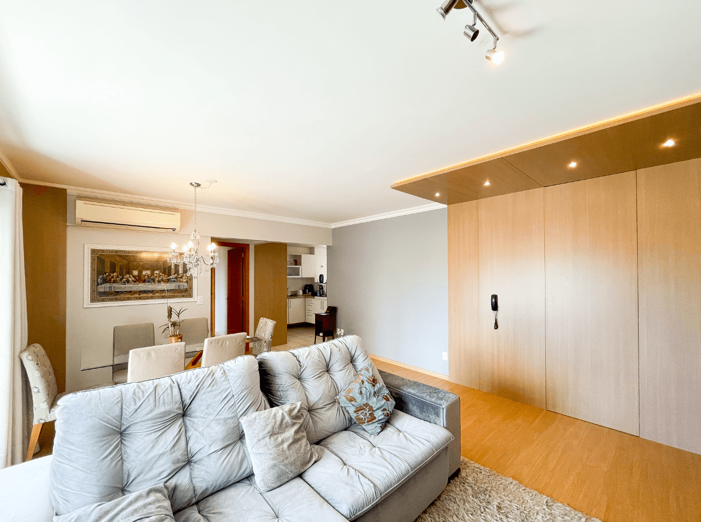 Apartamento com 02 dormitórios sendo 01 suíte à venda no Centro de Novo Hamburgo